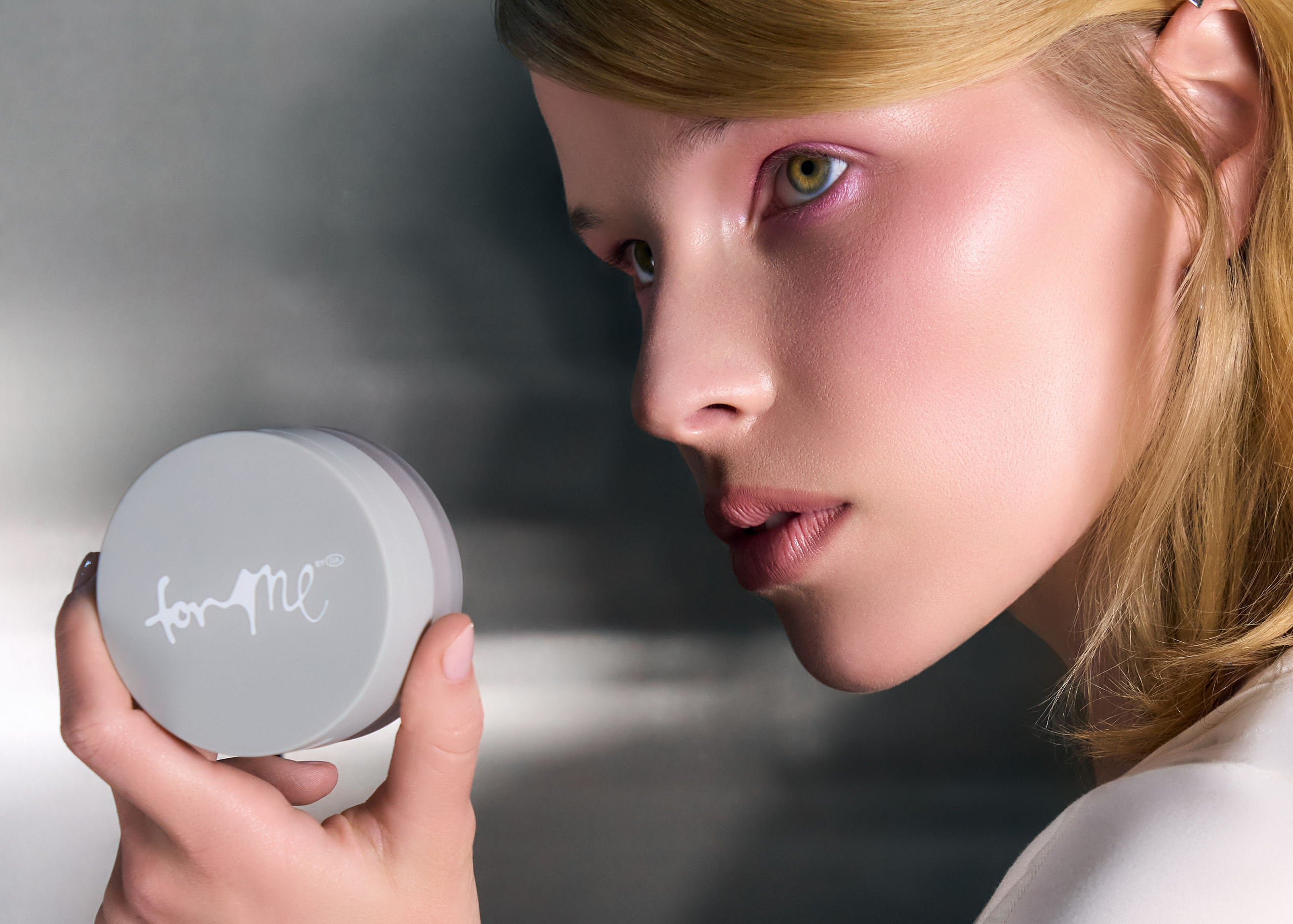 Nadezhda Diskant is a Moscow and Saint Petersburg based photographer