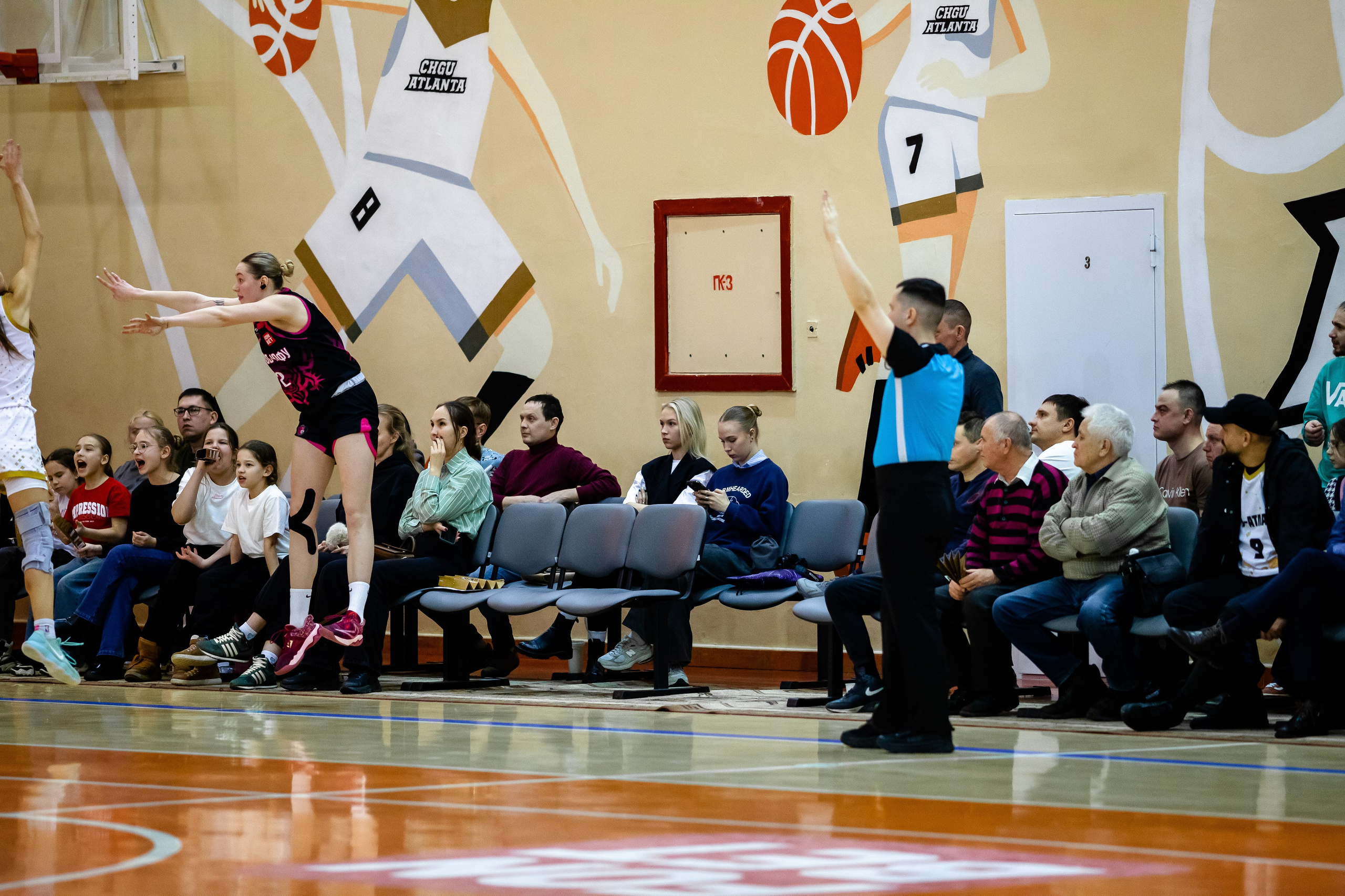 ЧГУ-Атланта — Ростов-ЮФУ / 1 игра. Фотография