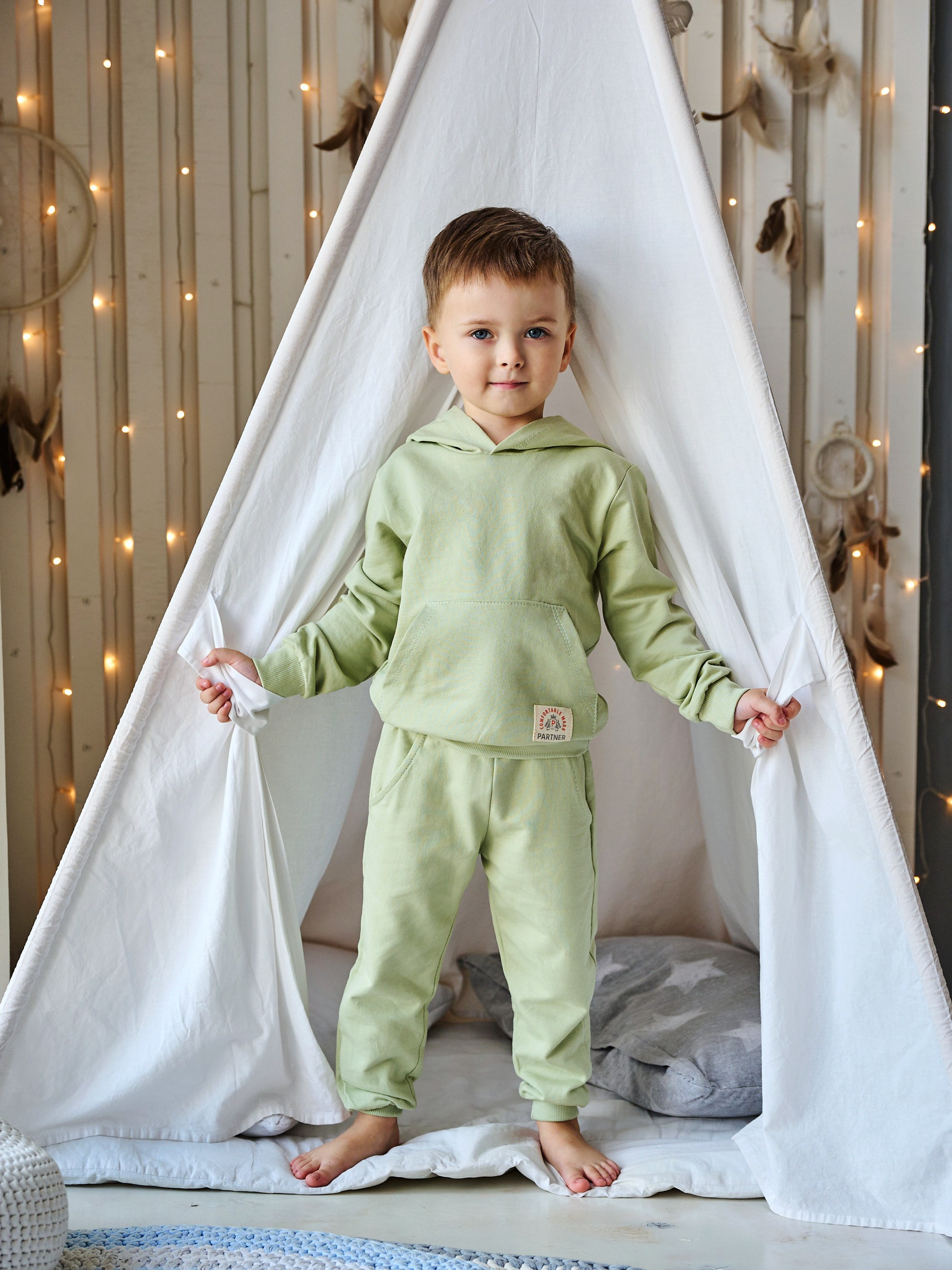 Фотосъёмка одежды. Выпускные альбомы. Предметная и контент съёмка. Фотостудия Klass