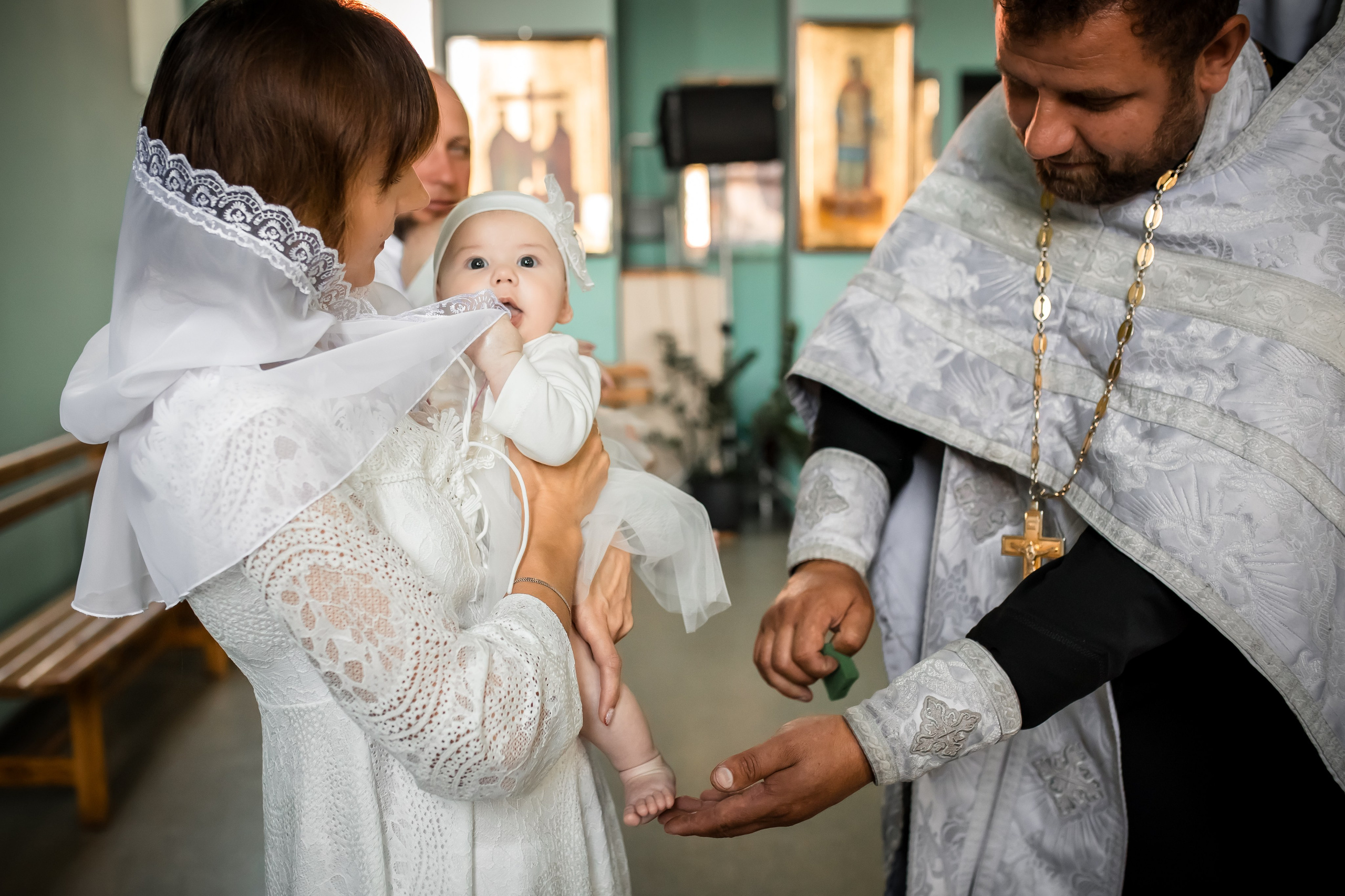 Крещение Милании и Эмилии