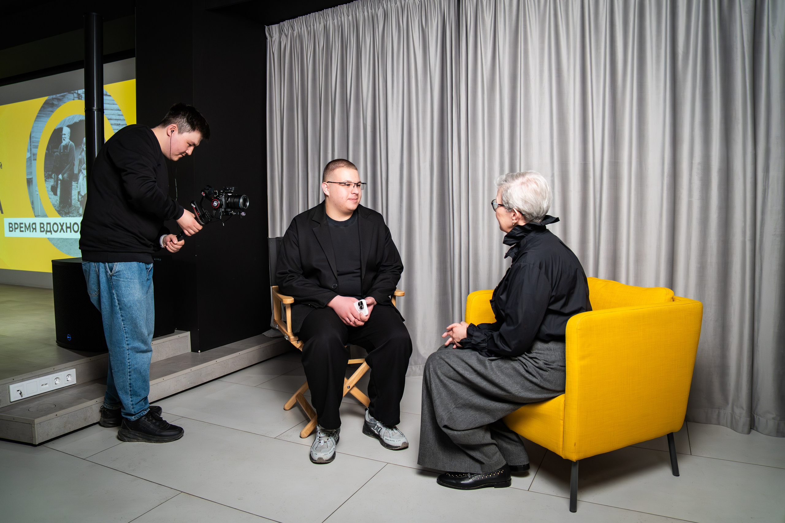 Специальный показ конкурсных фильмов «Время вдохновляться». Репортажный фотограф Слюсаренко Артём