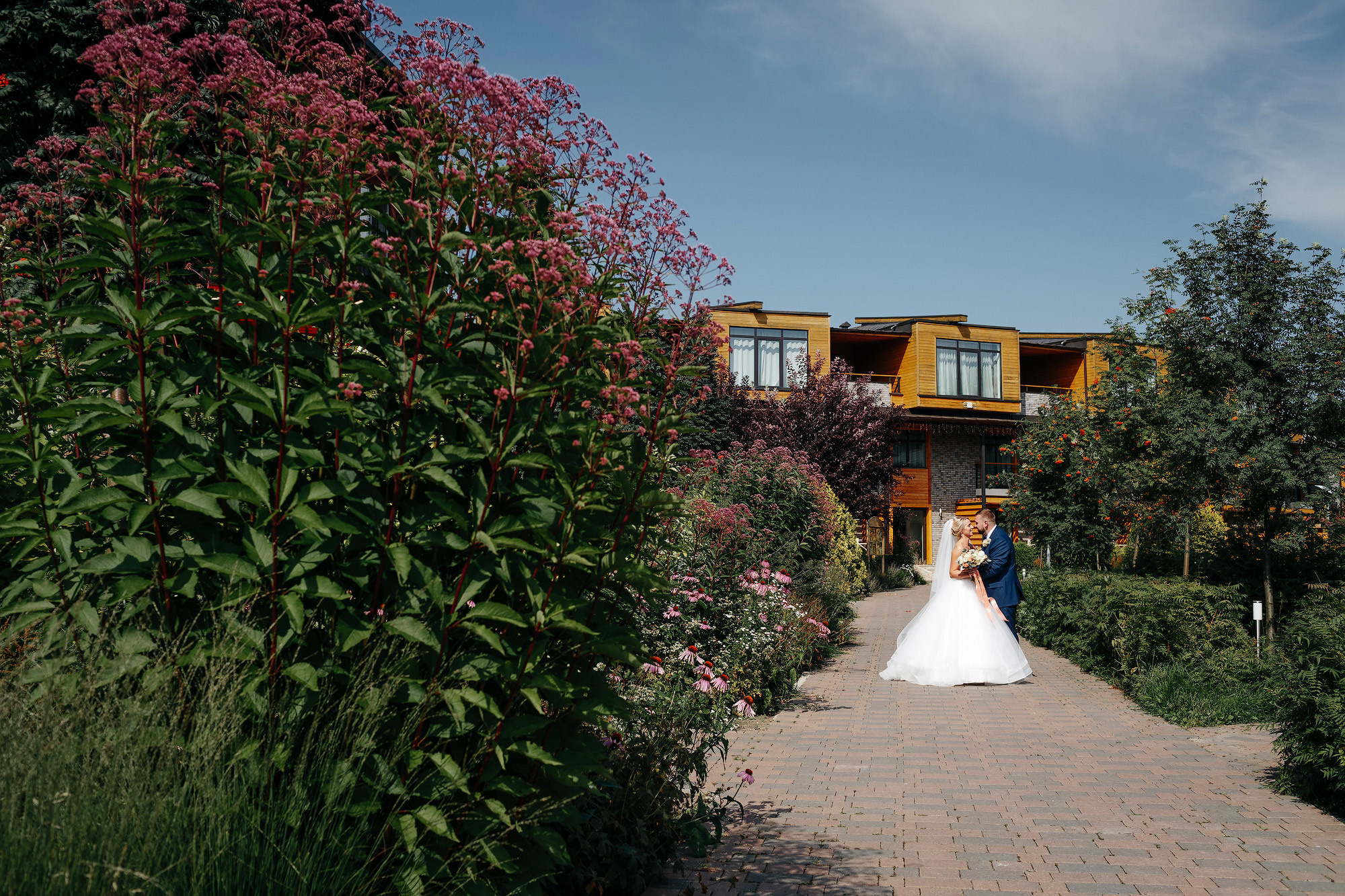 Свадьба в Артилэнд, г. Балашиха, Россия. Фотограф Сергей Наставник. Рекламная фотосъемка любой сложности