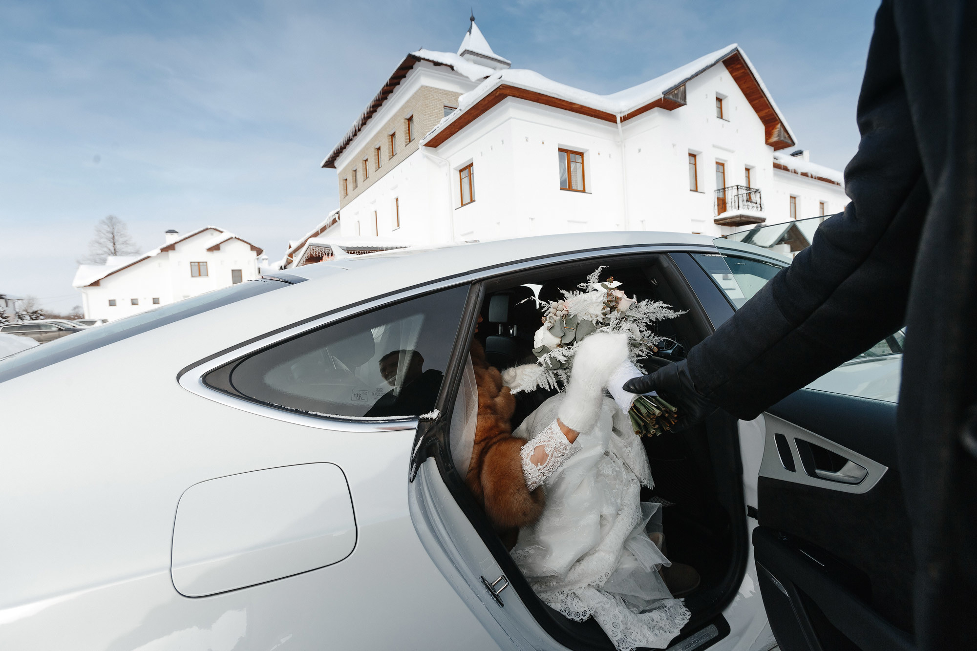 Свадьба в Пушкарской слободе, г. Суздаль, Россия. Фотограф Сергей Наставник. Рекламная фотосъемка любой сложности