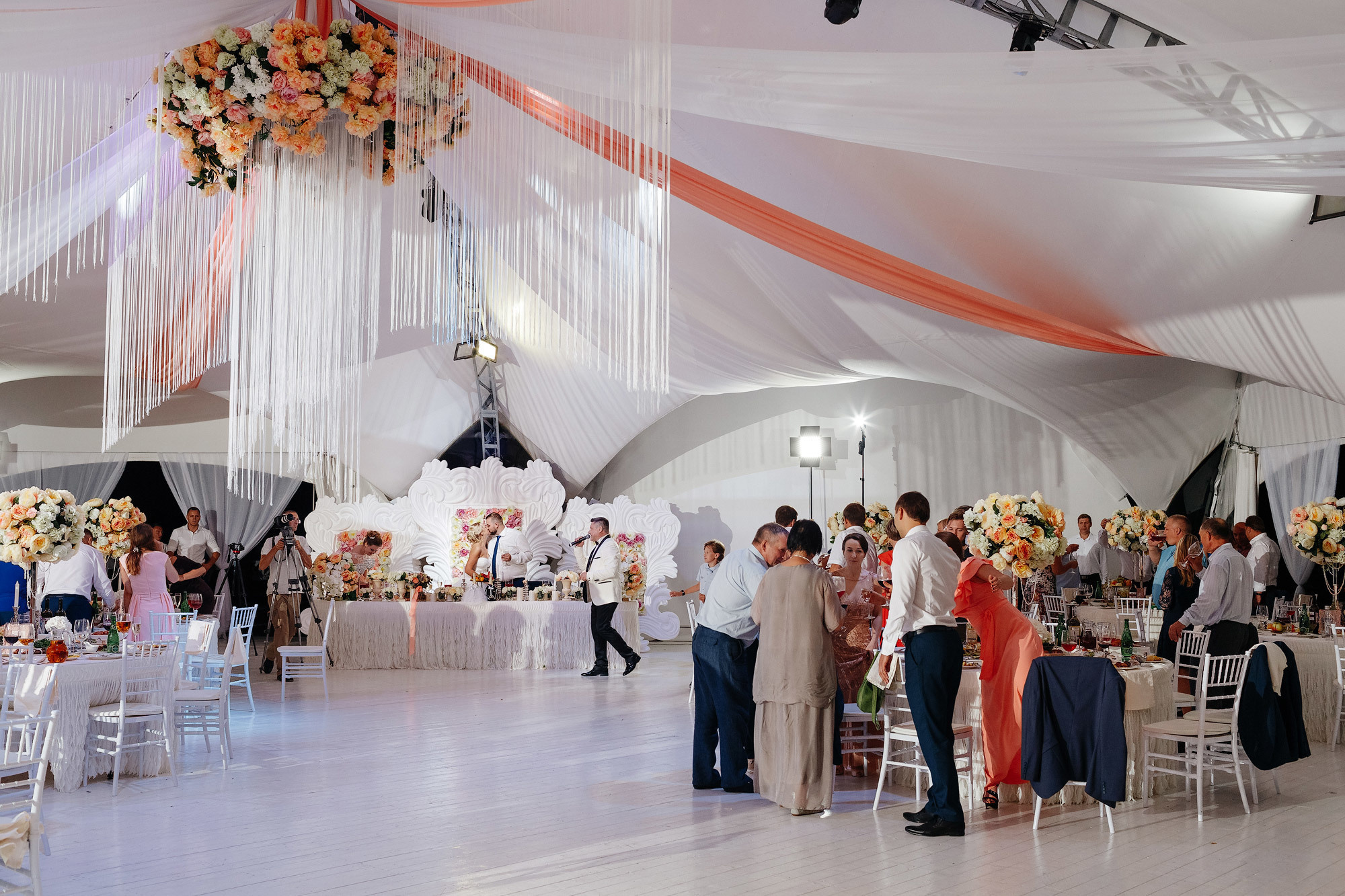 Свадьба в Артилэнд, г. Балашиха, Россия. Фотограф Сергей Наставник. Рекламная фотосъемка любой сложности