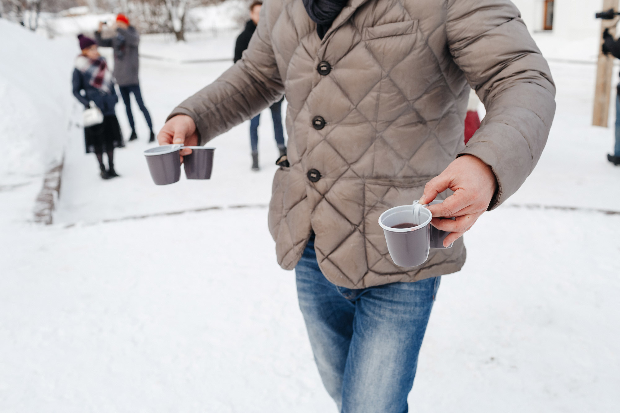Свадьба в Пушкарской слободе, г. Суздаль, Россия. Фотограф Сергей Наставник. Рекламная фотосъемка любой сложности