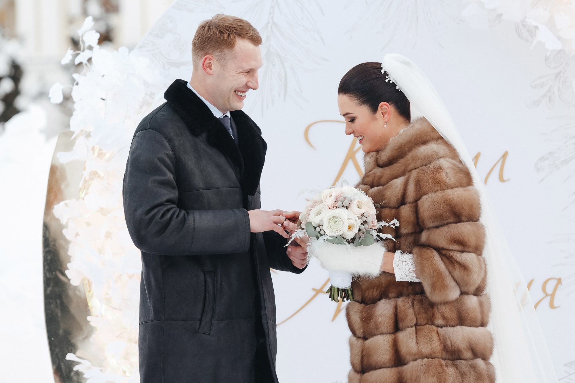 Свадьба в Пушкарской слободе, г. Суздаль, Россия. Фотограф Сергей Наставник. Рекламная фотосъемка любой сложности