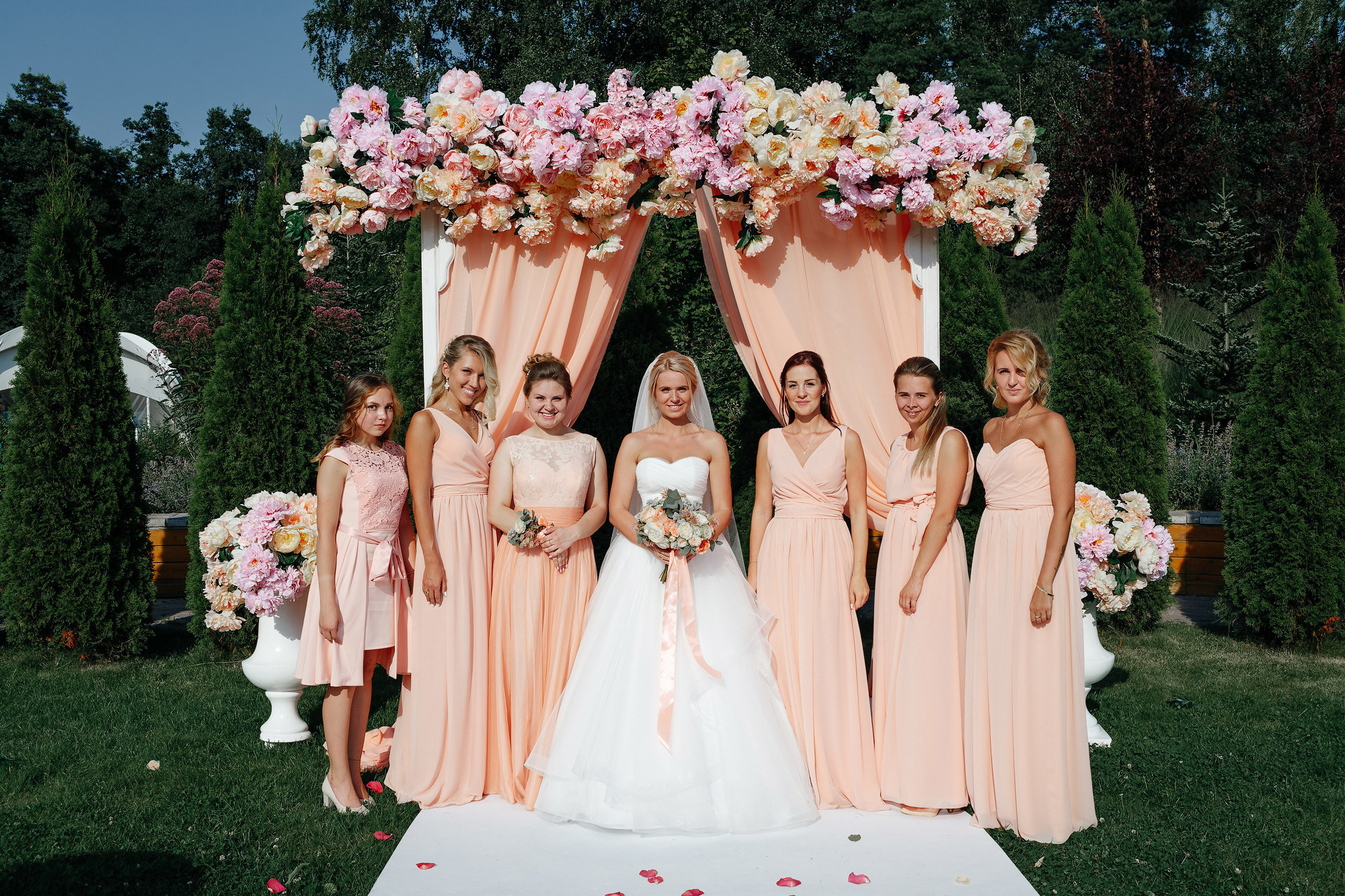 Свадьба в Артилэнд, г. Балашиха, Россия. Фотограф Сергей Наставник. Рекламная фотосъемка любой сложности