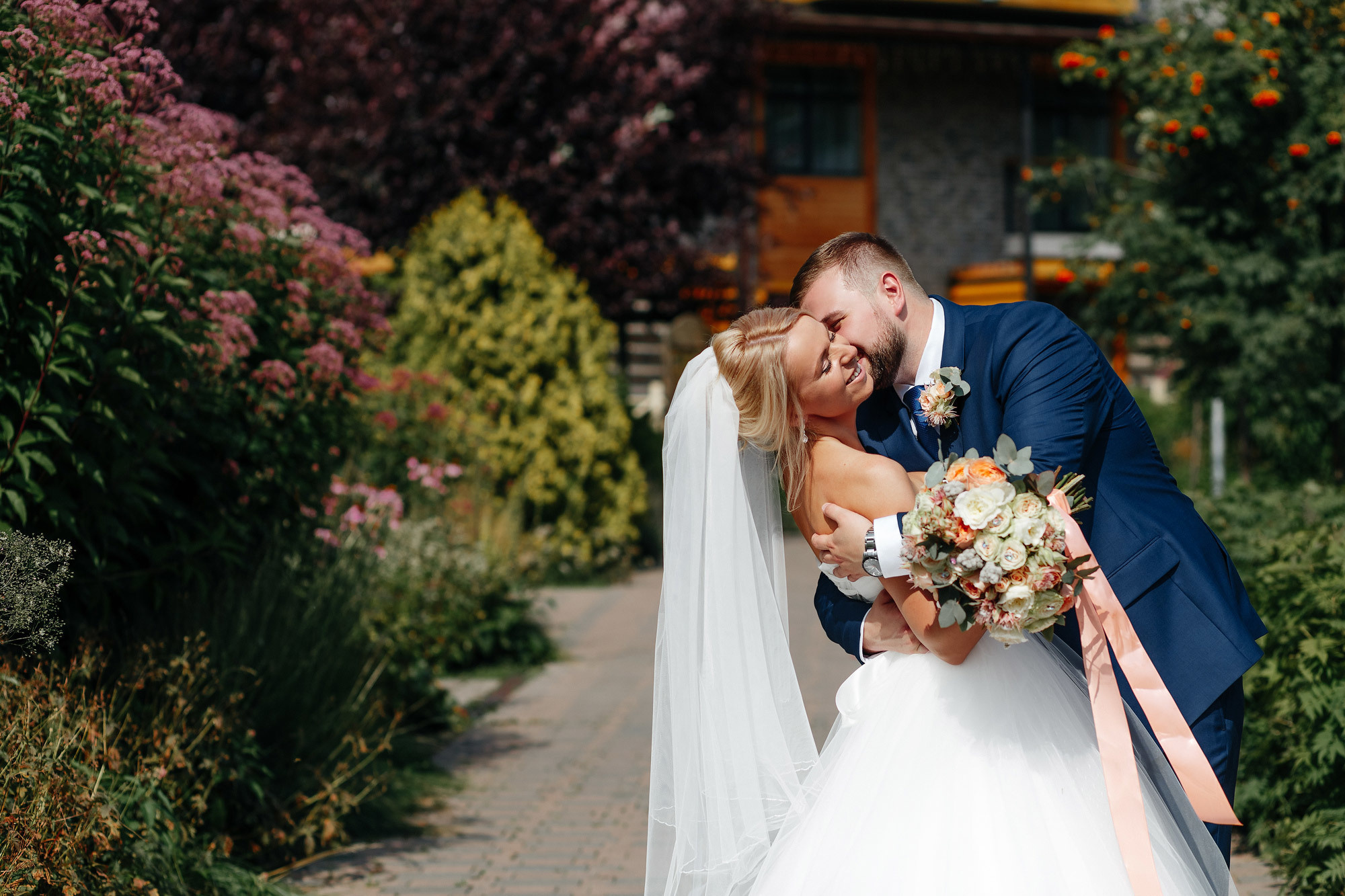 Свадьба в Артилэнд, г. Балашиха, Россия. Фотограф Сергей Наставник. Рекламная фотосъемка любой сложности
