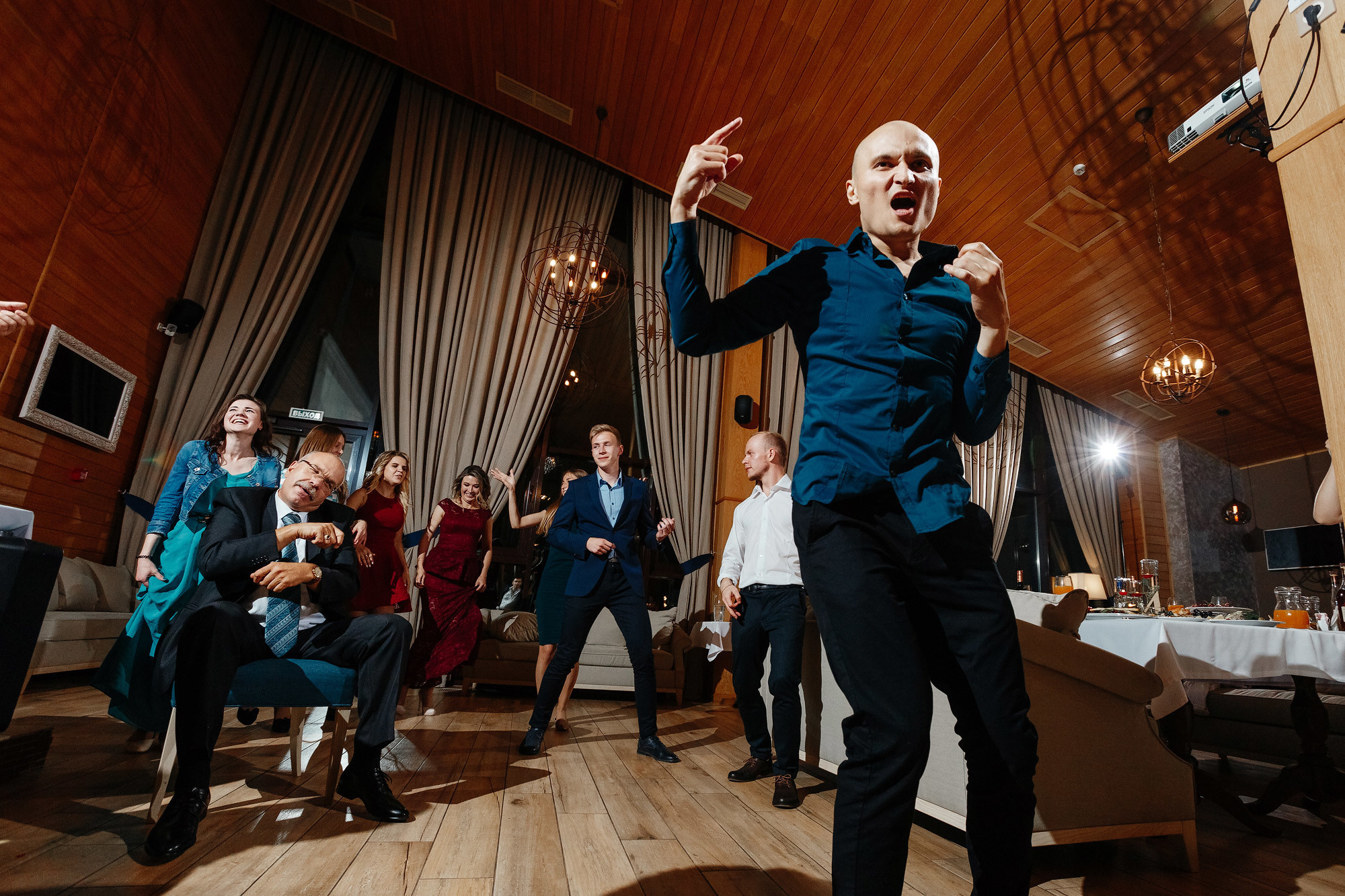 Свадьба в Доброграде, Россия. Фотограф Сергей Наставник. Рекламная фотосъемка любой сложности