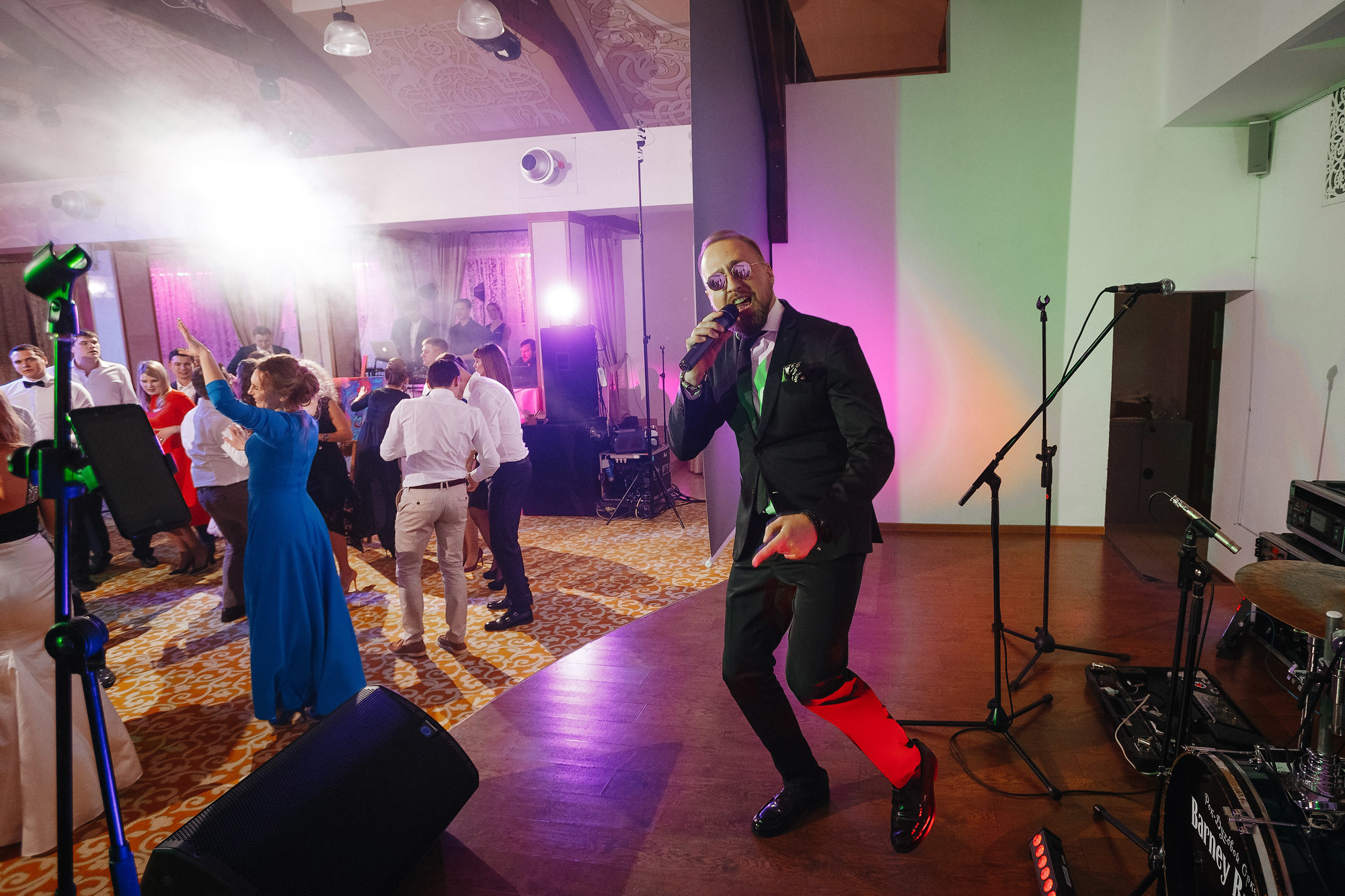 Свадьба в Пушкарской слободе, г. Суздаль, Россия. Фотограф Сергей Наставник. Рекламная фотосъемка любой сложности