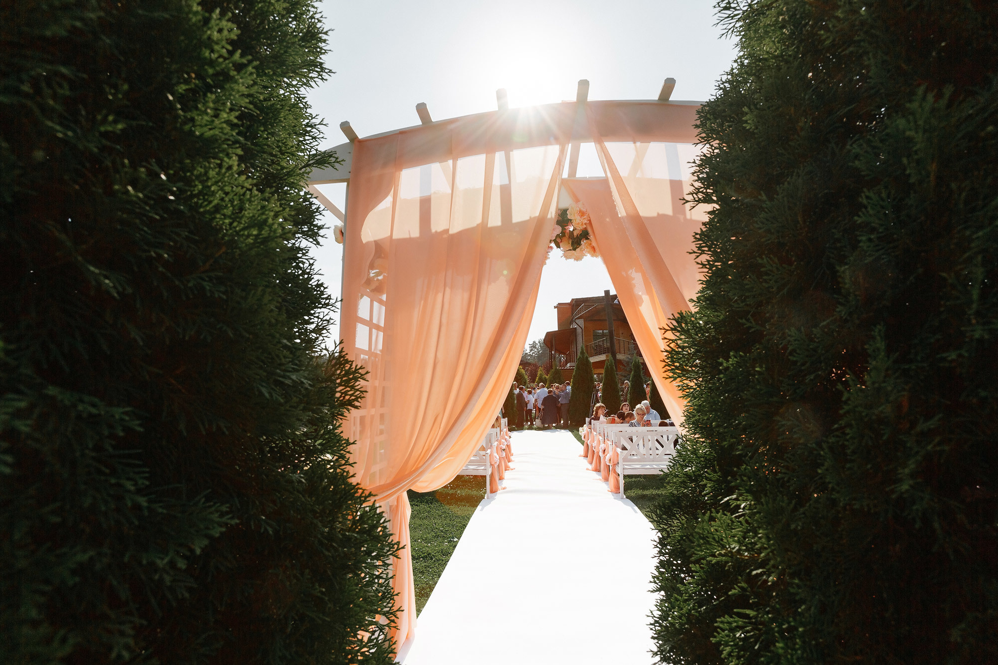 Свадьба в Артилэнд, г. Балашиха, Россия. Фотограф Сергей Наставник. Рекламная фотосъемка любой сложности