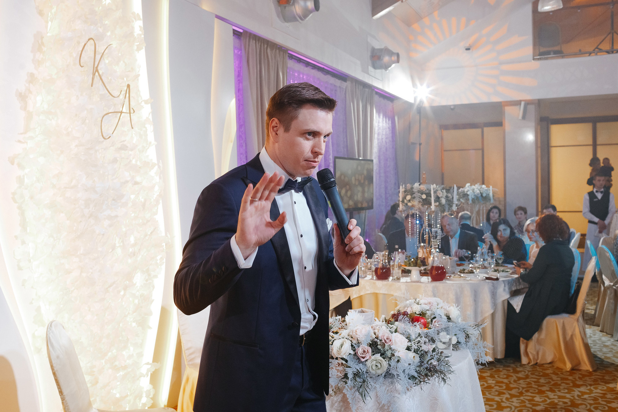 Свадьба в Пушкарской слободе, г. Суздаль, Россия. Фотограф Сергей Наставник. Рекламная фотосъемка любой сложности