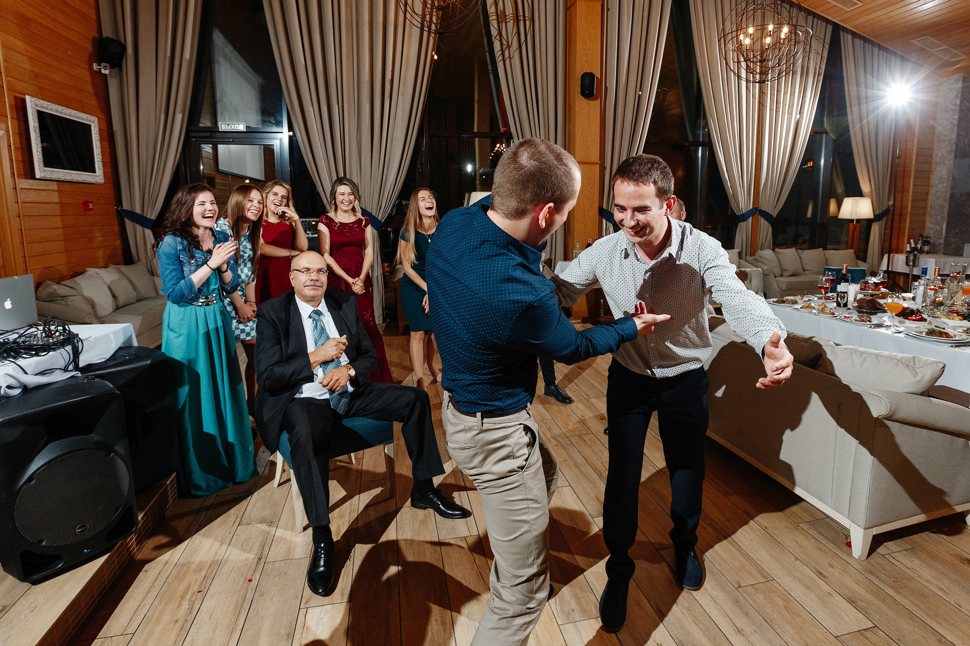 Свадьба в Доброграде, Россия. Фотограф Сергей Наставник. Рекламная фотосъемка любой сложности