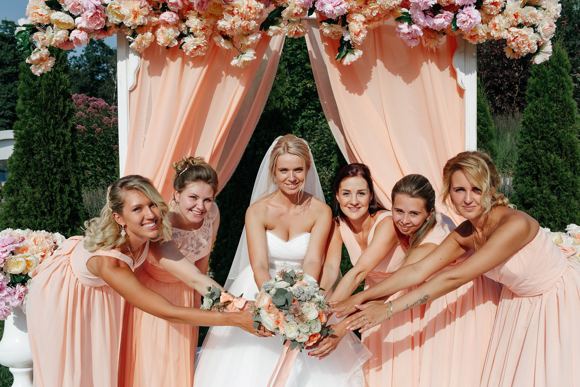 Свадьба в Артилэнд, г. Балашиха, Россия. Фотограф Сергей Наставник. Рекламная фотосъемка любой сложности