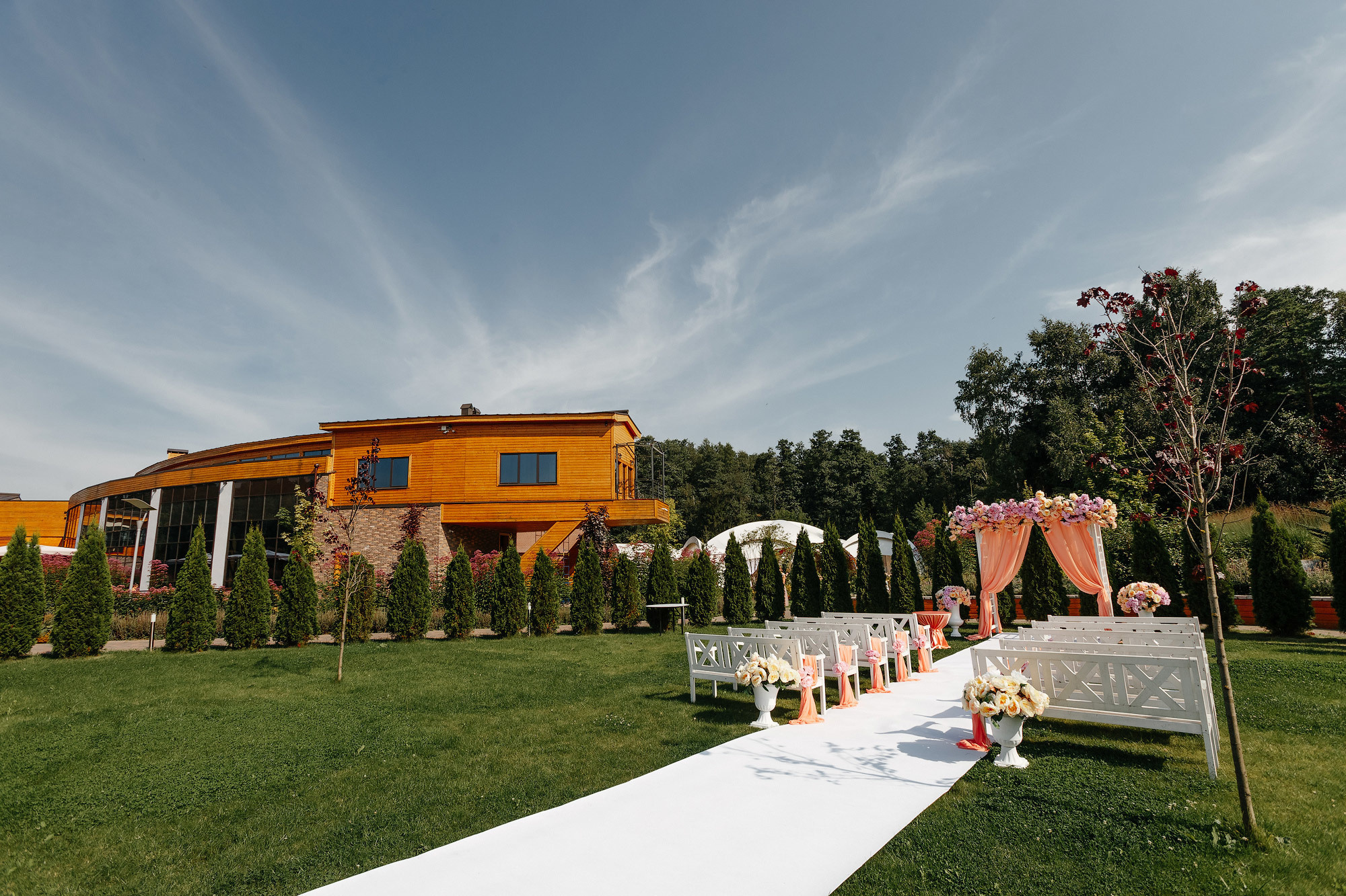 Свадьба в Артилэнд, г. Балашиха, Россия. Фотограф Сергей Наставник. Рекламная фотосъемка любой сложности