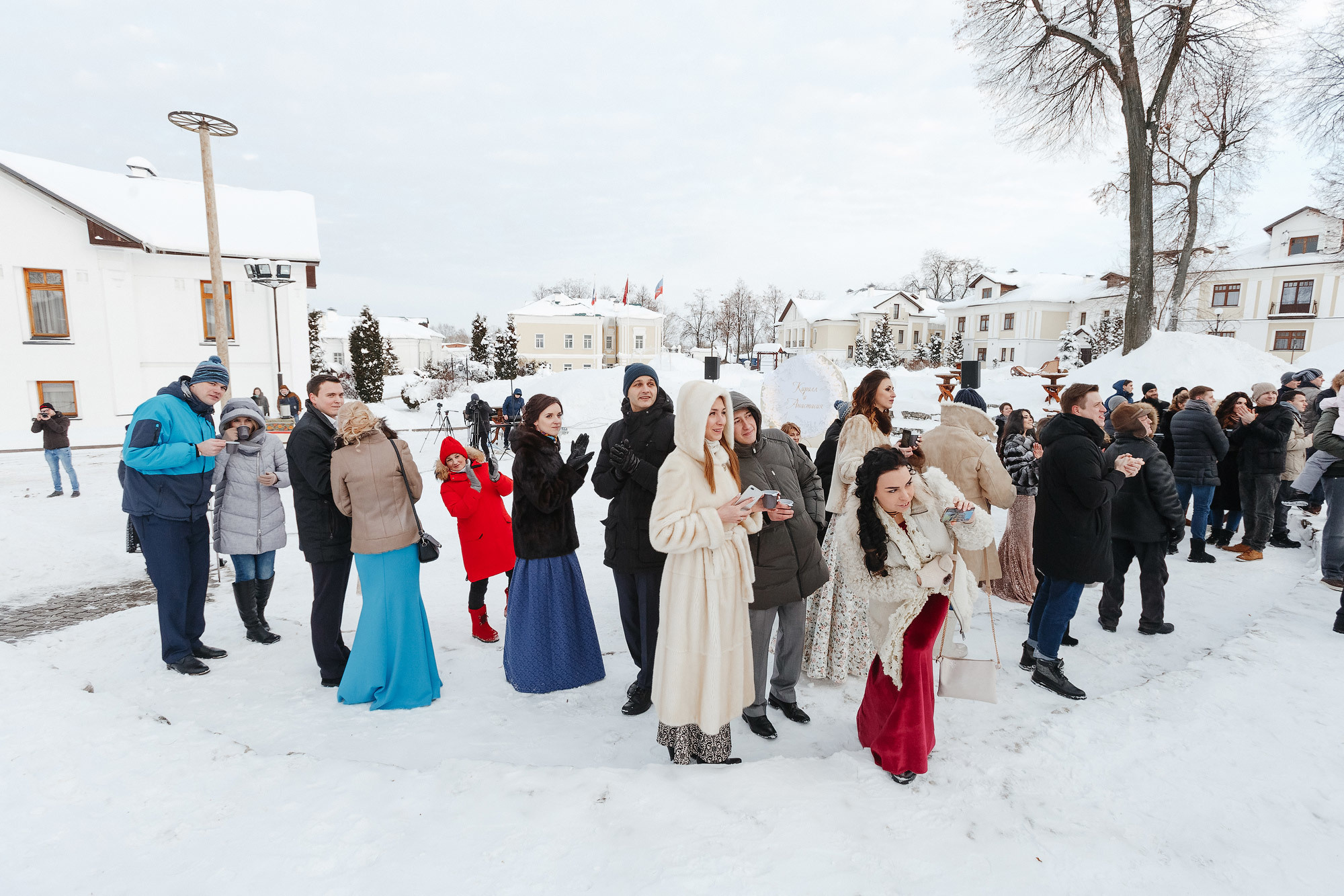 Свадьба в Пушкарской слободе, г. Суздаль, Россия. Фотограф Сергей Наставник. Рекламная фотосъемка любой сложности