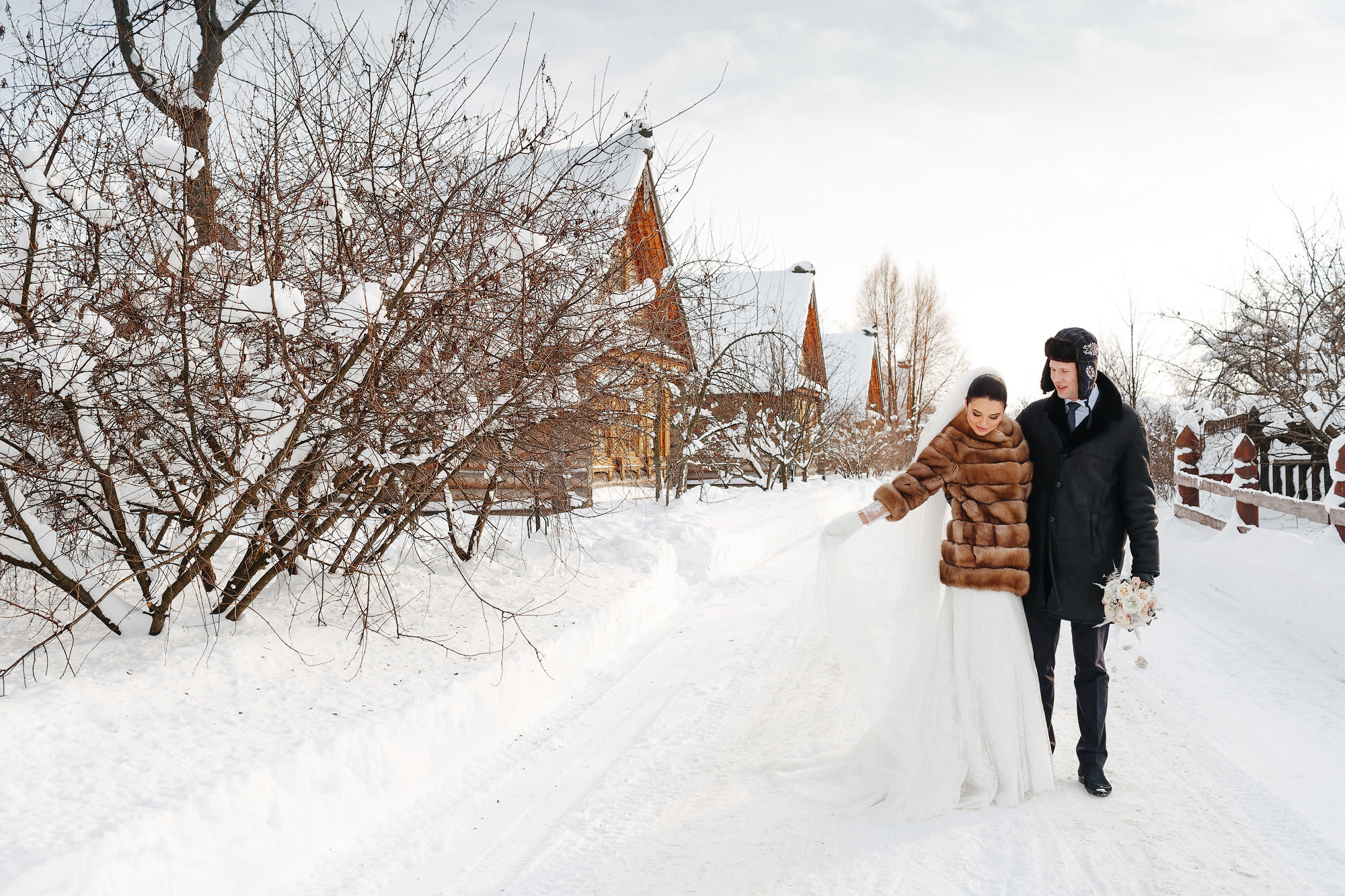 Свадьба в Пушкарской слободе, г. Суздаль, Россия. Фотограф Сергей Наставник. Рекламная фотосъемка любой сложности