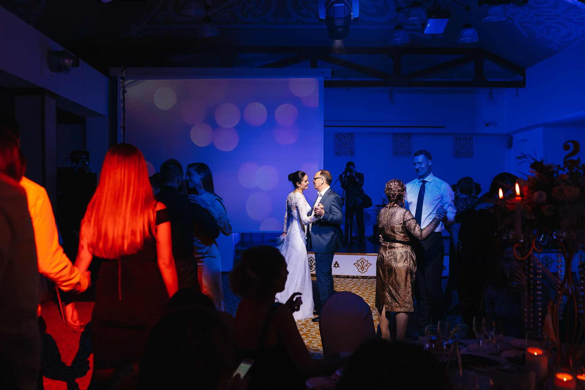 Свадьба в Пушкарской слободе, г. Суздаль, Россия. Фотограф Сергей Наставник. Рекламная фотосъемка любой сложности