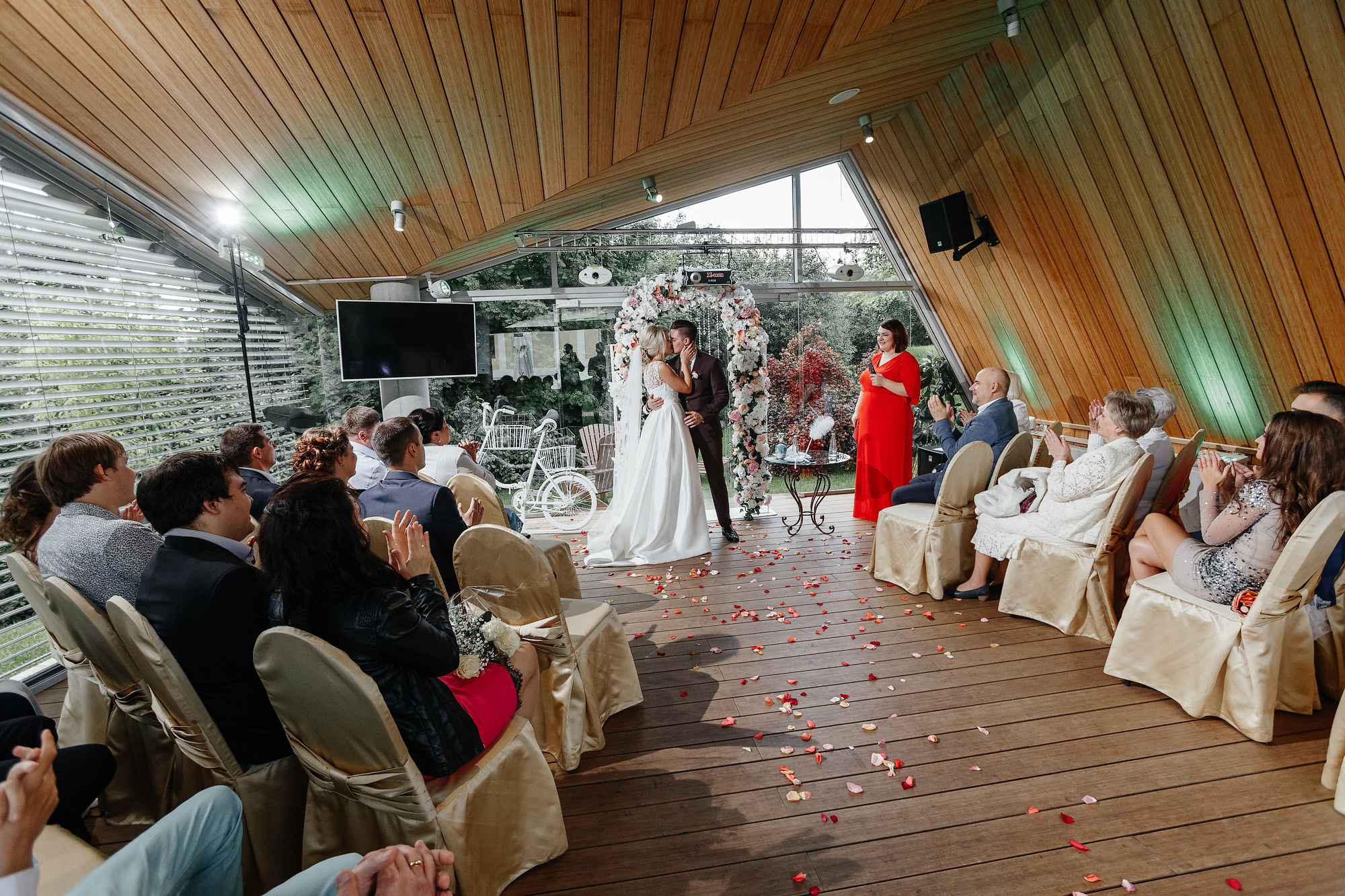Wedding in Voznesenskaya Sloboda, Vladimir, Russia. Свадебный и Fashion-фотограф в Москве Сергей Наставник