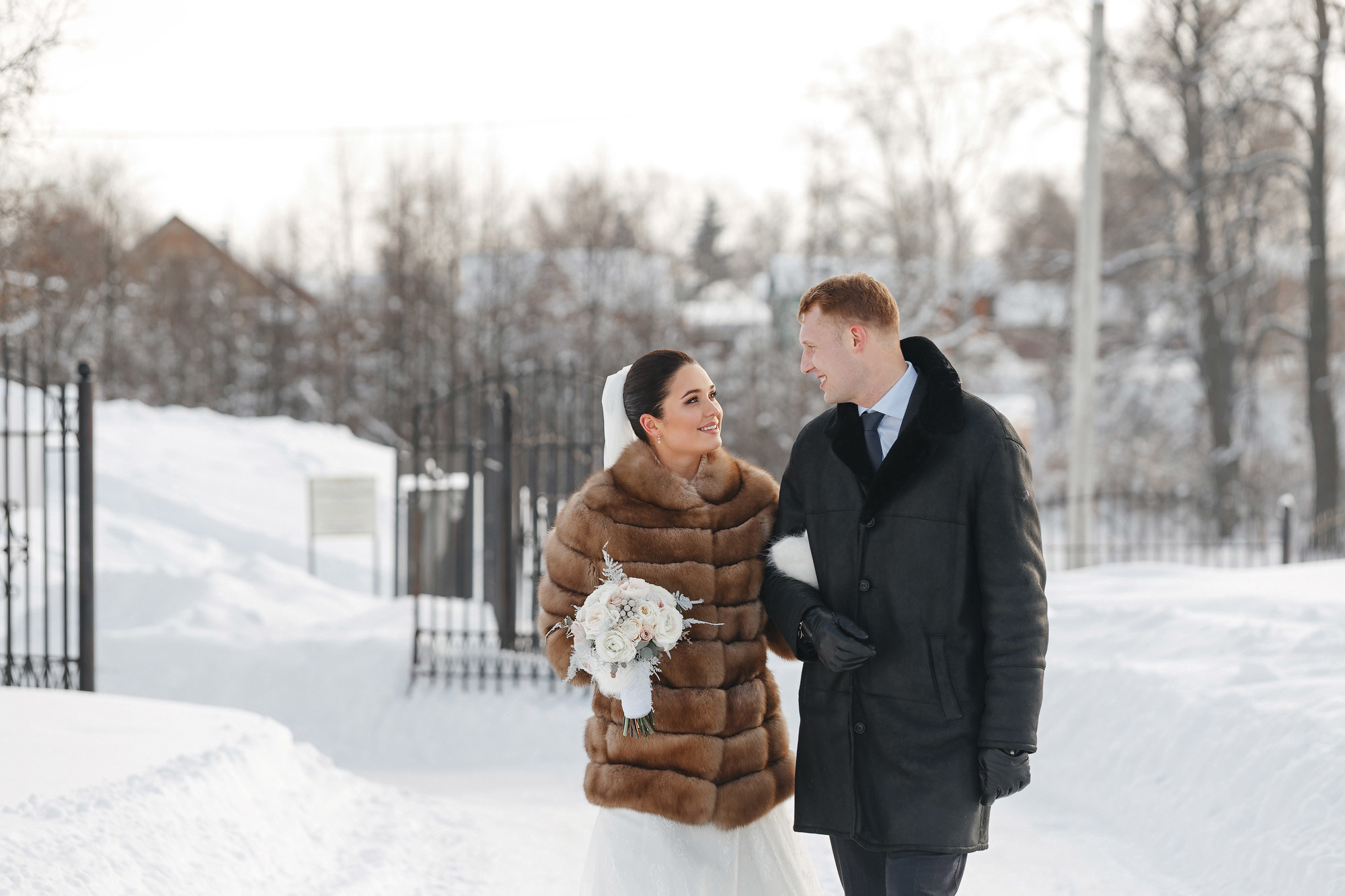 Свадьба в Пушкарской слободе, г. Суздаль, Россия. Фотограф Сергей Наставник. Рекламная фотосъемка любой сложности
