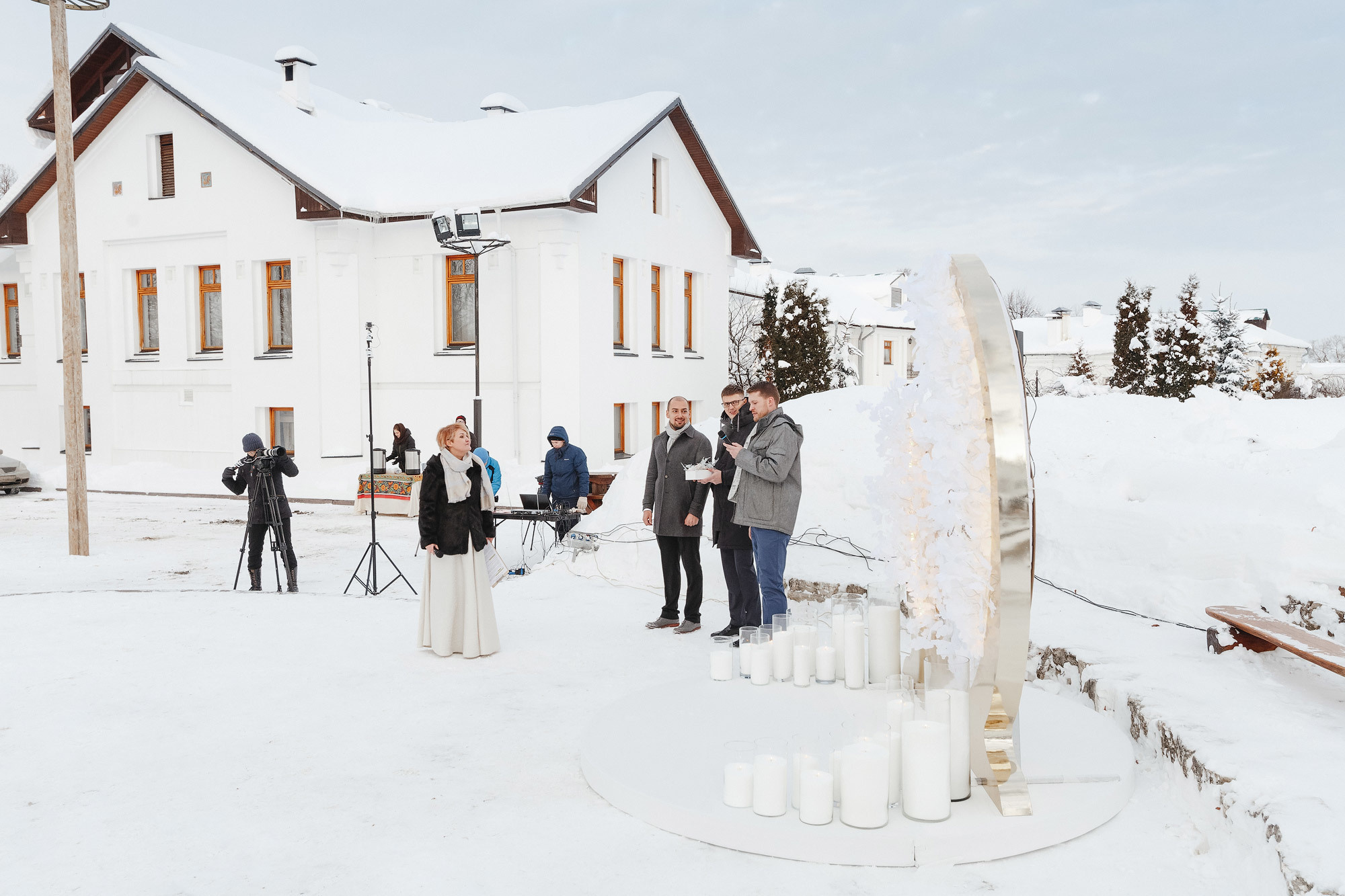 Свадьба в Пушкарской слободе, г. Суздаль, Россия. Фотограф Сергей Наставник. Рекламная фотосъемка любой сложности