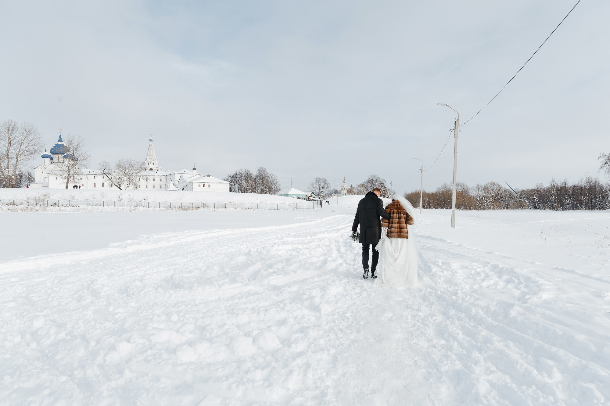 Свадьба в Пушкарской слободе, г. Суздаль, Россия. Фотограф Сергей Наставник. Рекламная фотосъемка любой сложности