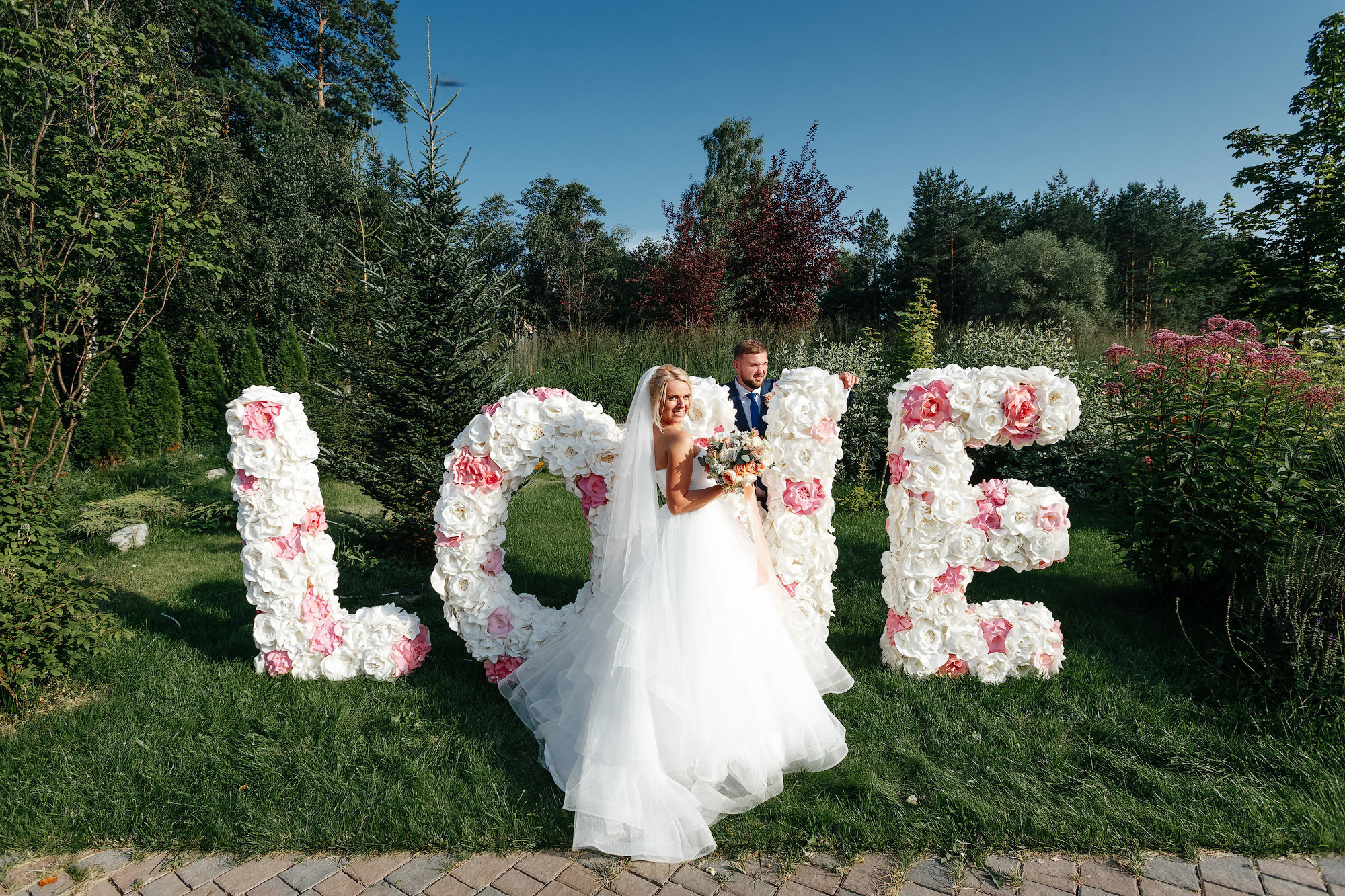 Свадьба в Артилэнд, г. Балашиха, Россия. Фотограф Сергей Наставник. Рекламная фотосъемка любой сложности