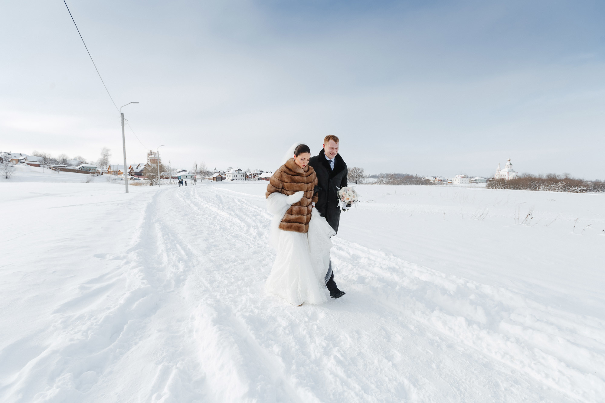 Свадьба в Пушкарской слободе, г. Суздаль, Россия. Фотограф Сергей Наставник. Рекламная фотосъемка любой сложности