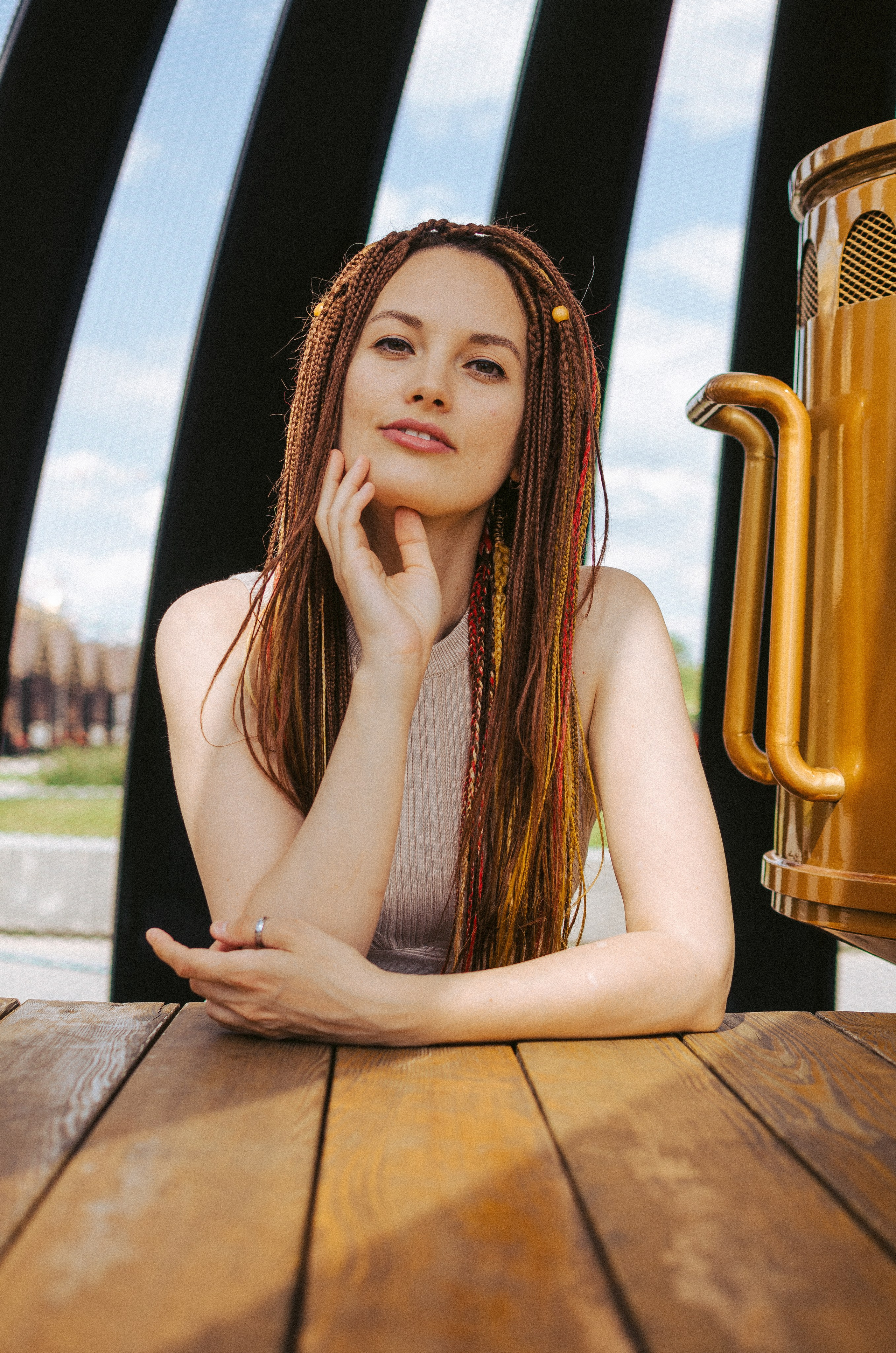 Оля. КВЭЛ — Кто Все Эти Люди