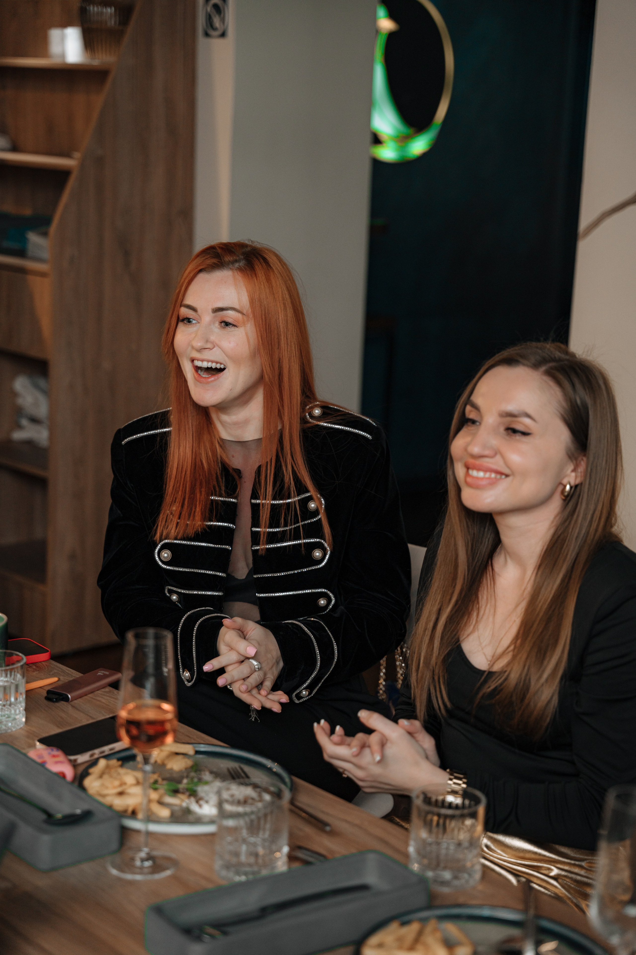 Мафия. Бар FINCH. ЖЕНСКИЙ КЛУБ LAXMI. Портретный фотограф в Санкт-Петербурге Дмитриева Наталия