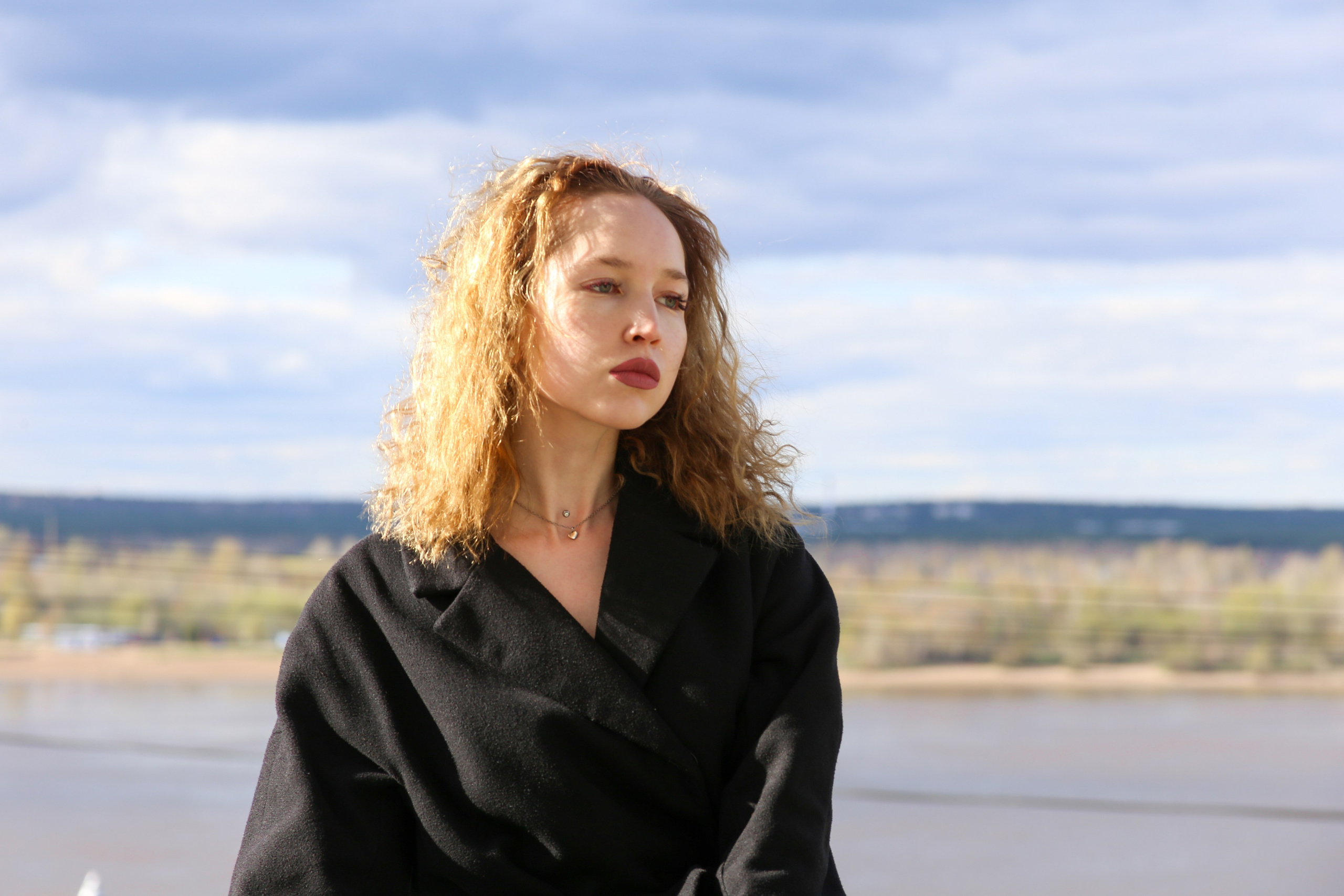 Алина в городе. Фотограф Пермь. Фотосессия в фотостудии Перми и на свежем воздухе