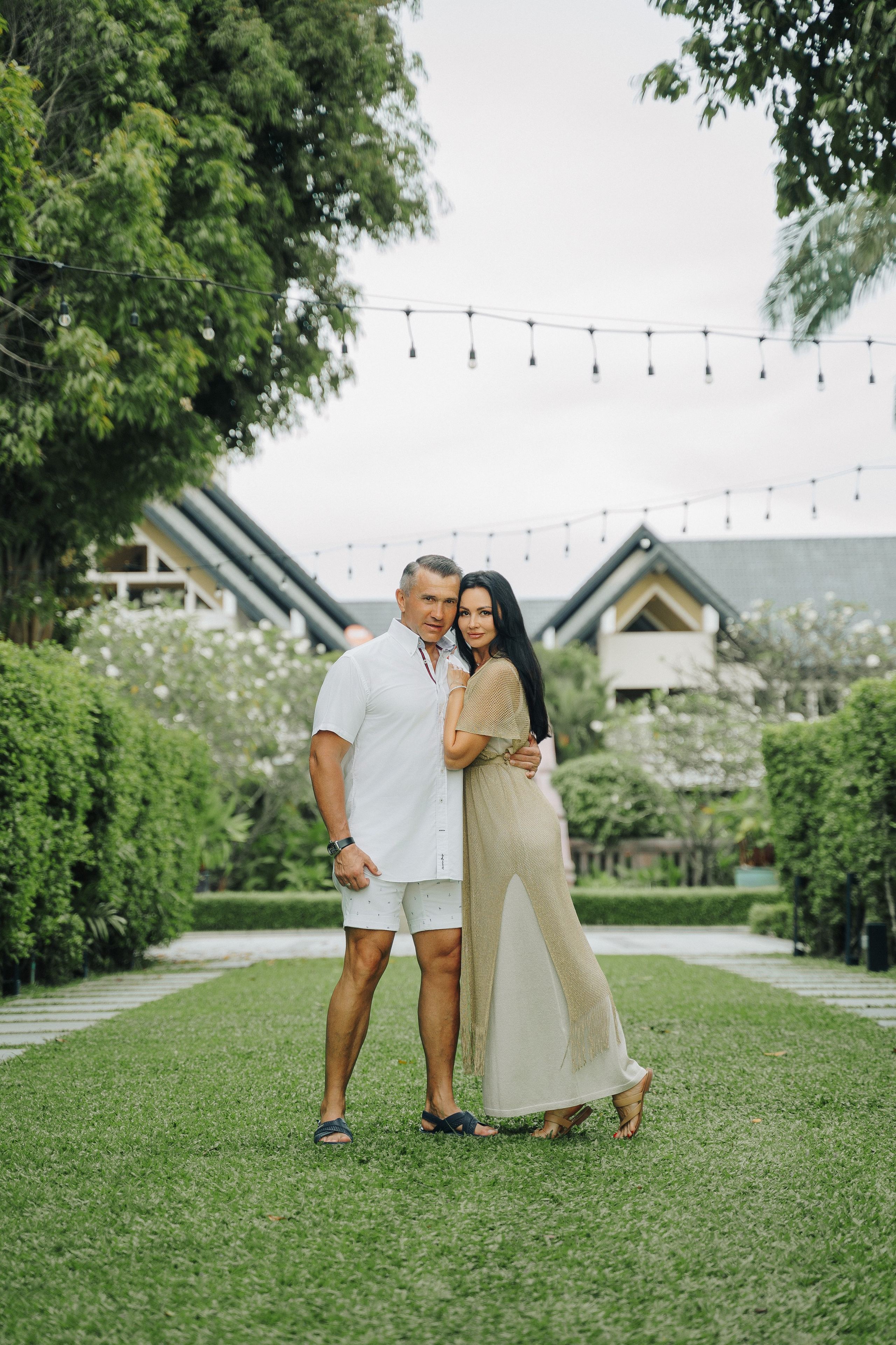 Family photoshoot. Professional Wedding Photography, Portraits, and Studio Photoshoots in Phuket