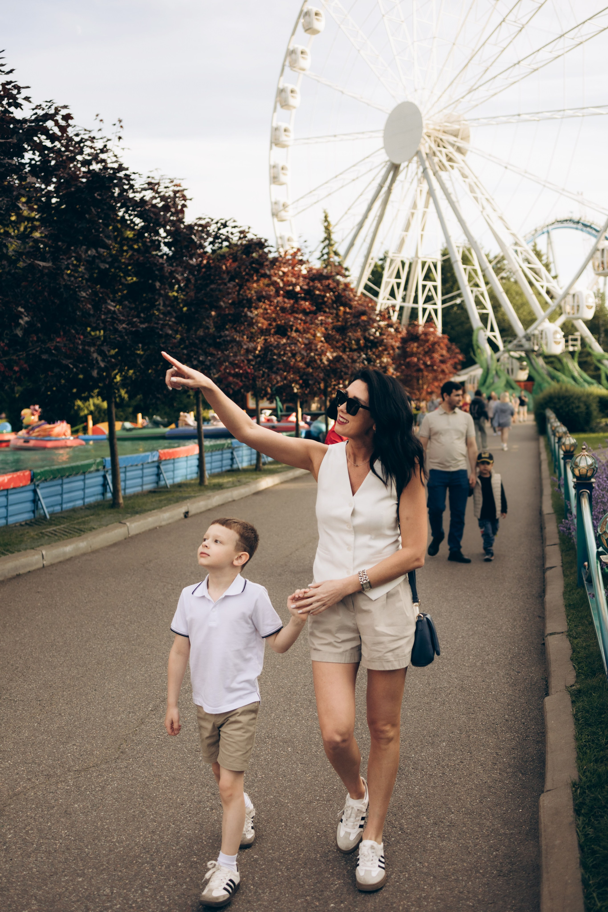 Летняя фотосессия в парке Диво остров. Фотосессия мама с сыном. Семейный и детский фотограф в Санкт-Петербурге Павлова Елена