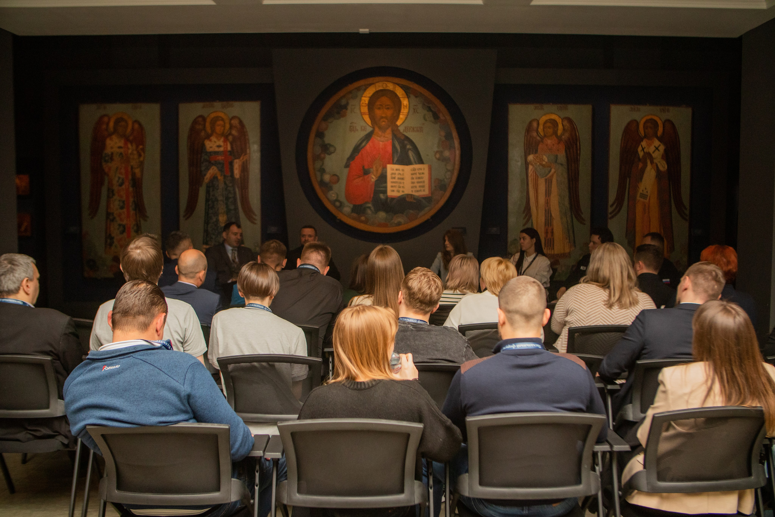 Пасхальный форум. ДМИТРИЙ ХОРУНЖИЙ — репортажный фотограф, видеограф СПБ