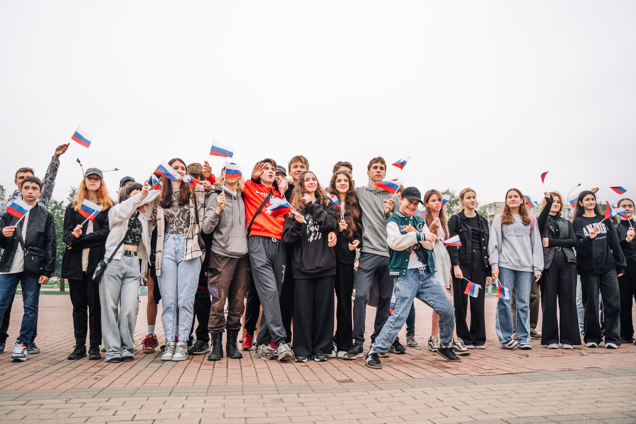 День флага 2024. ДМИТРИЙ ХОРУНЖИЙ — репортажный фотограф, видеограф СПБ