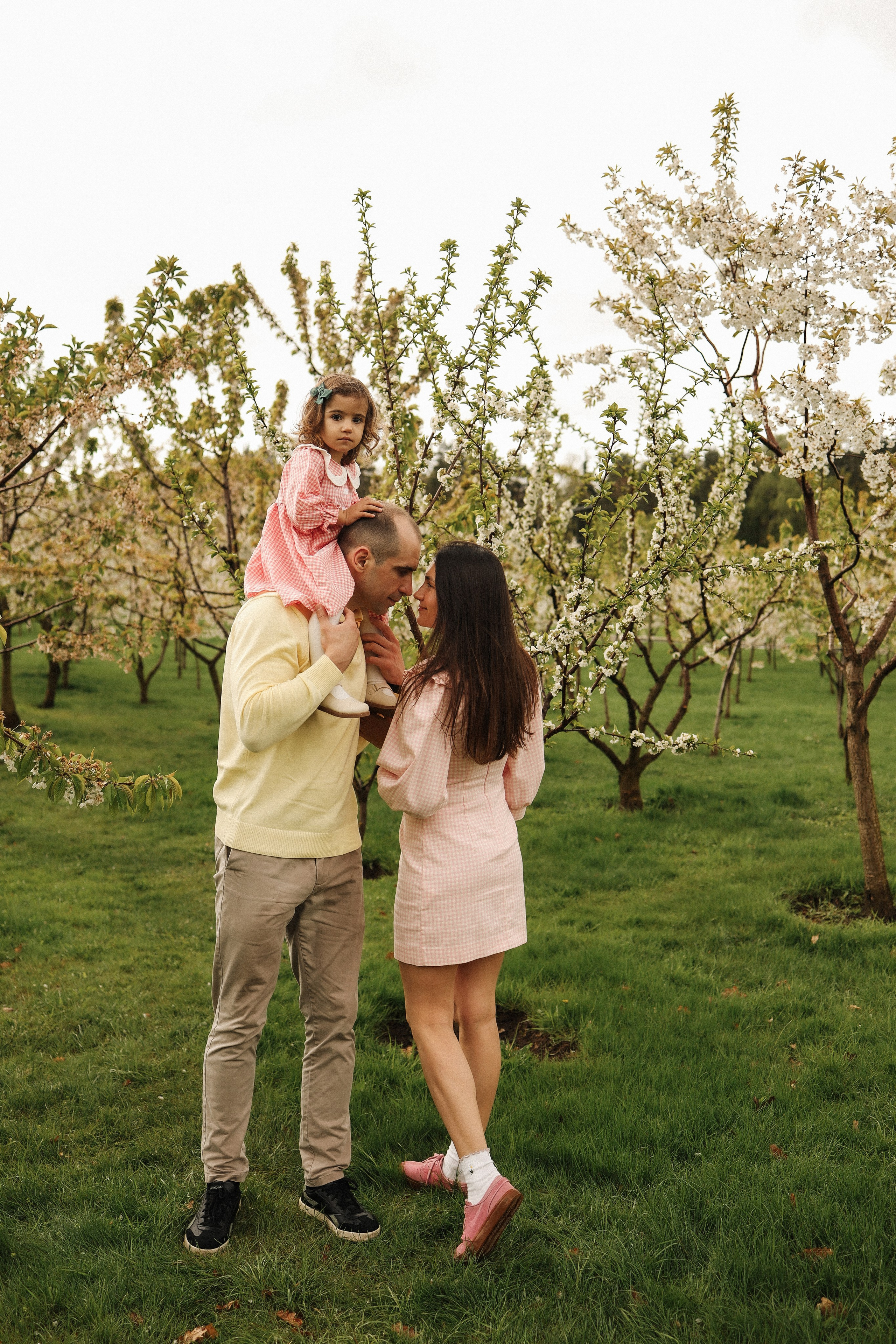 День рождения в цветущем саду. Семейный и lovestory фотограф в Москве Светлана Коняхина