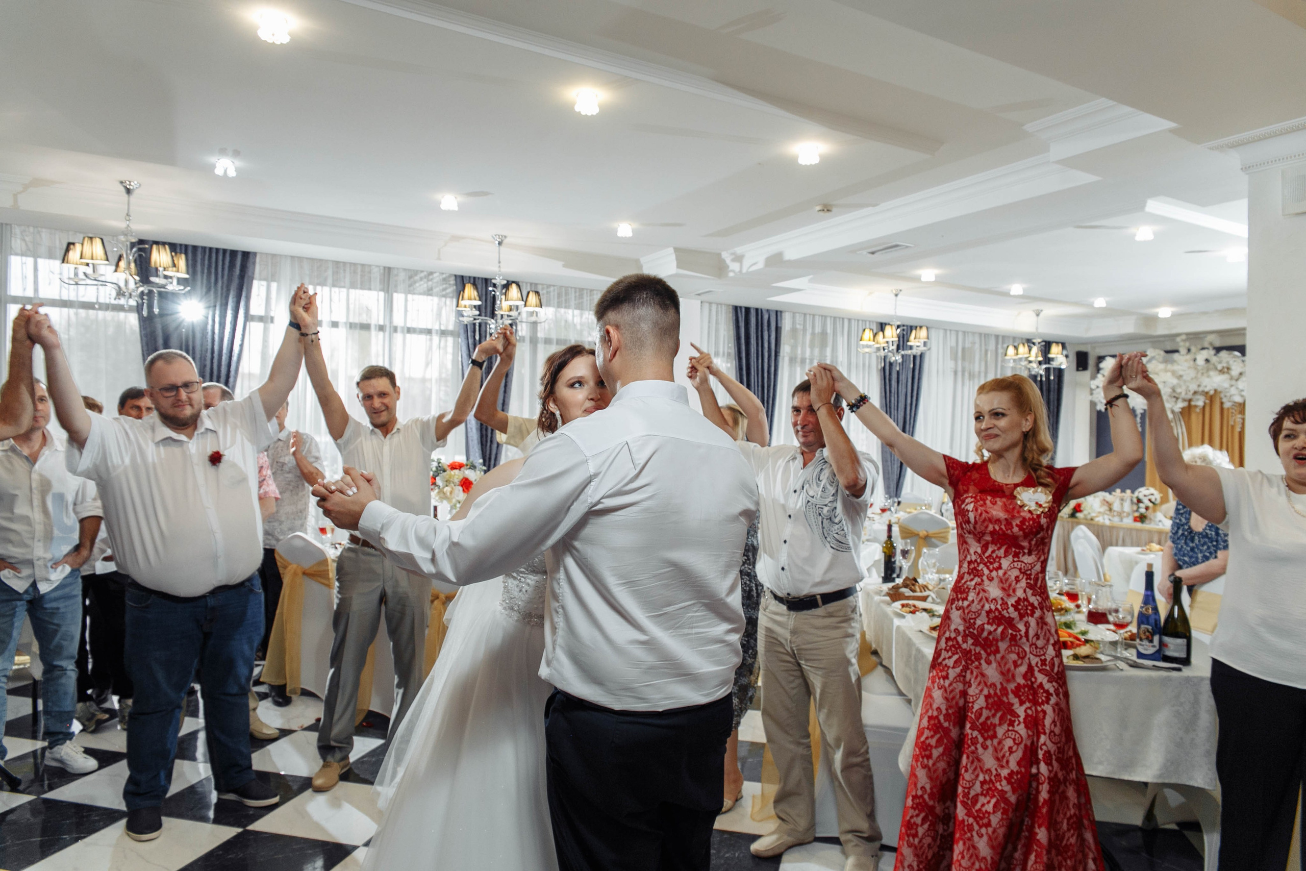 Татьяна и Виктор: настоящая русская свадьба. Событийный фотограф Максим Бескоровайновнов