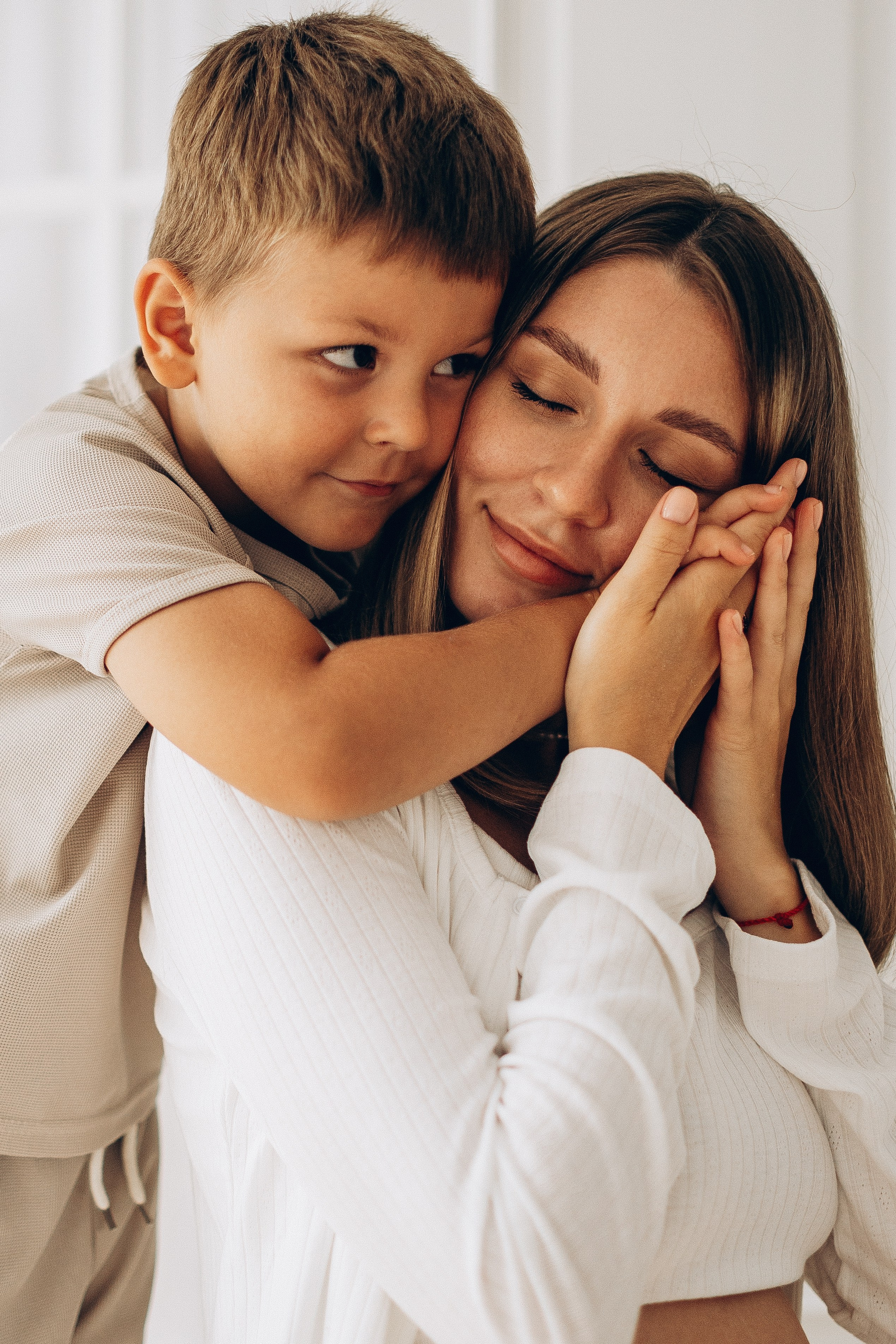 Семейная фотосессия в студии. Семейная съемка — это красивый способ признаться своей семье в любви