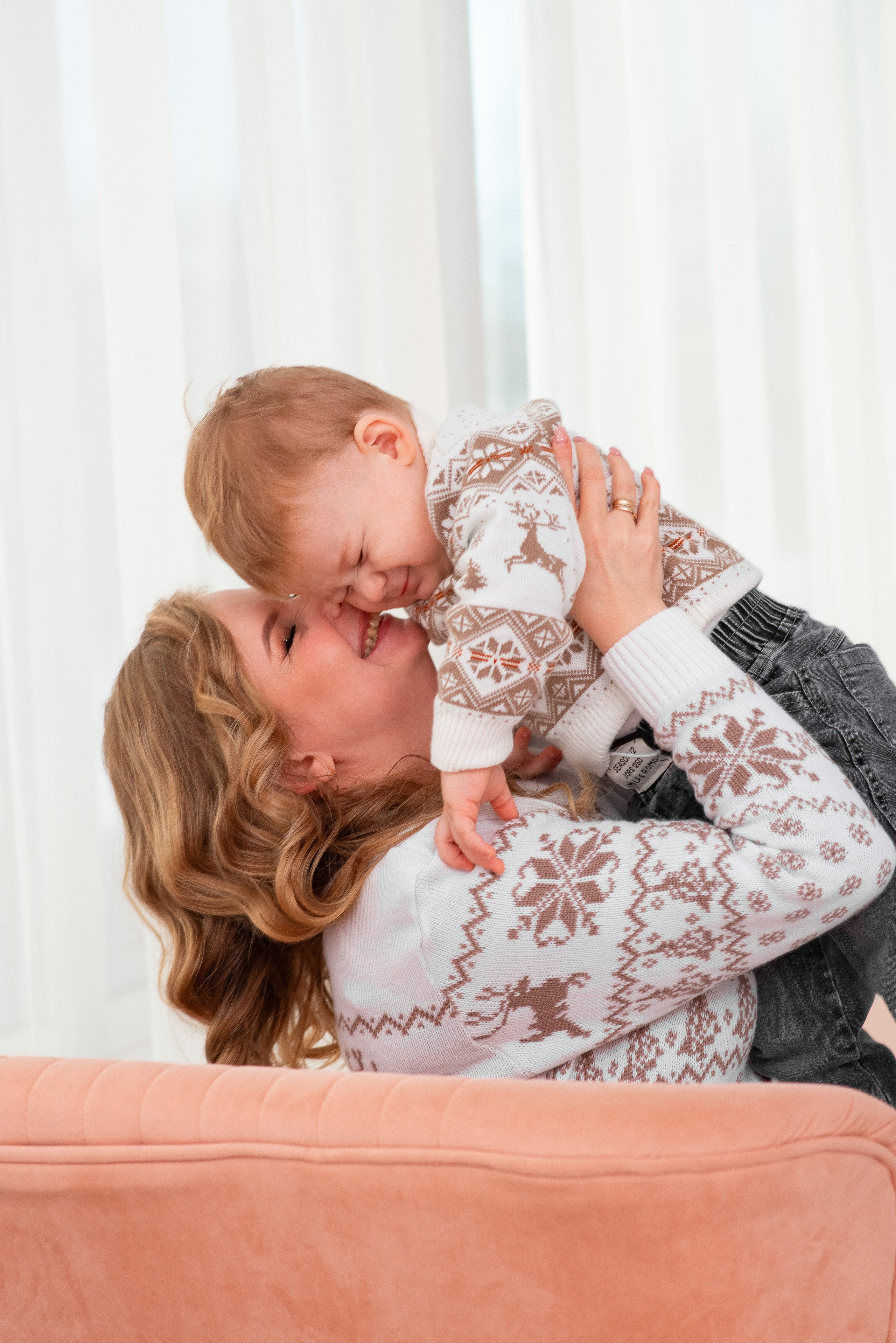 Новогодняя семья Натальи. Семейный фотограф на выписку из роддома и крещение Минск Настя Гришук