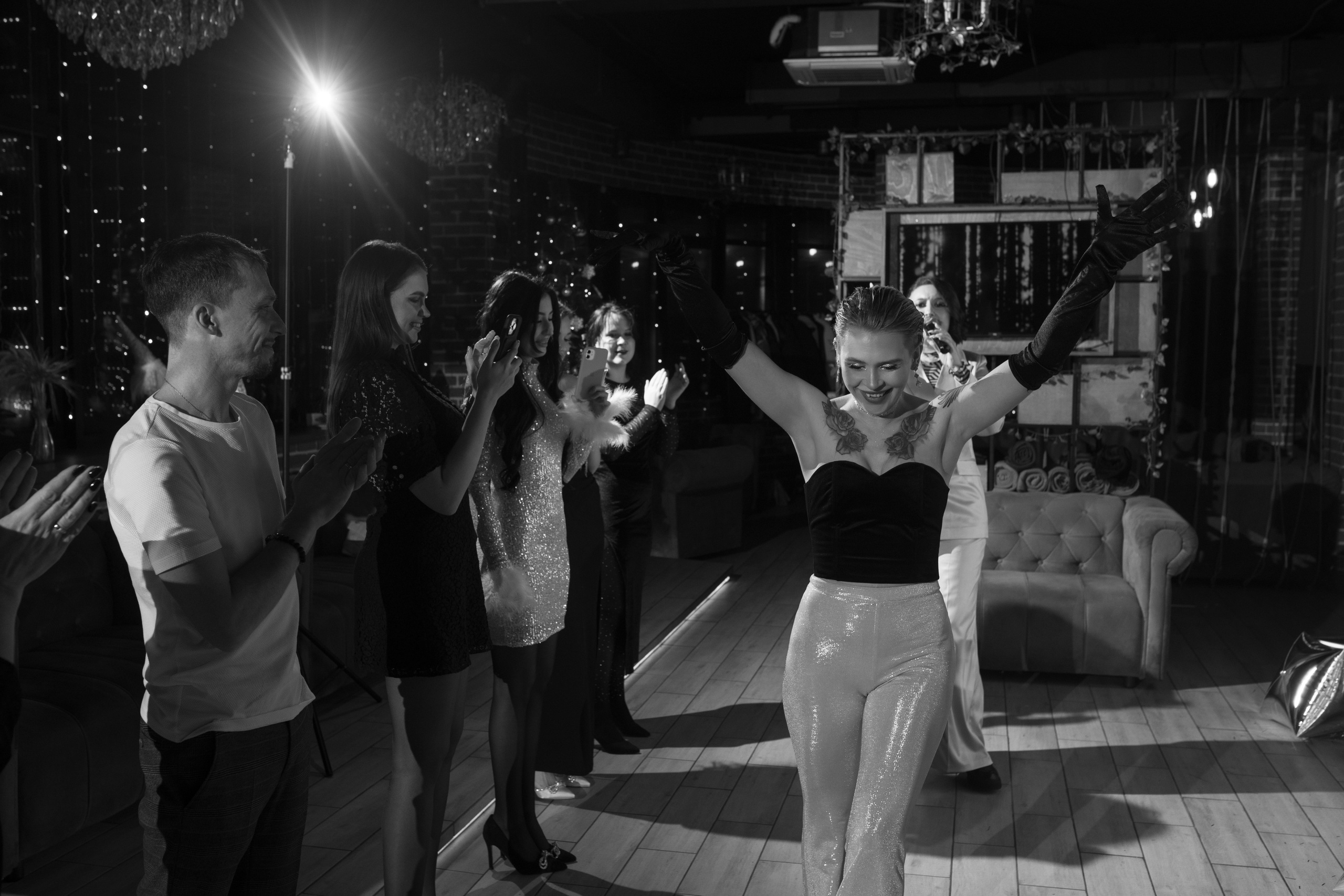 День рождения Томы — Let`s Talk Bar. Свадебный фотограф Екатеринбург/Челябинск — Любовь Волохова