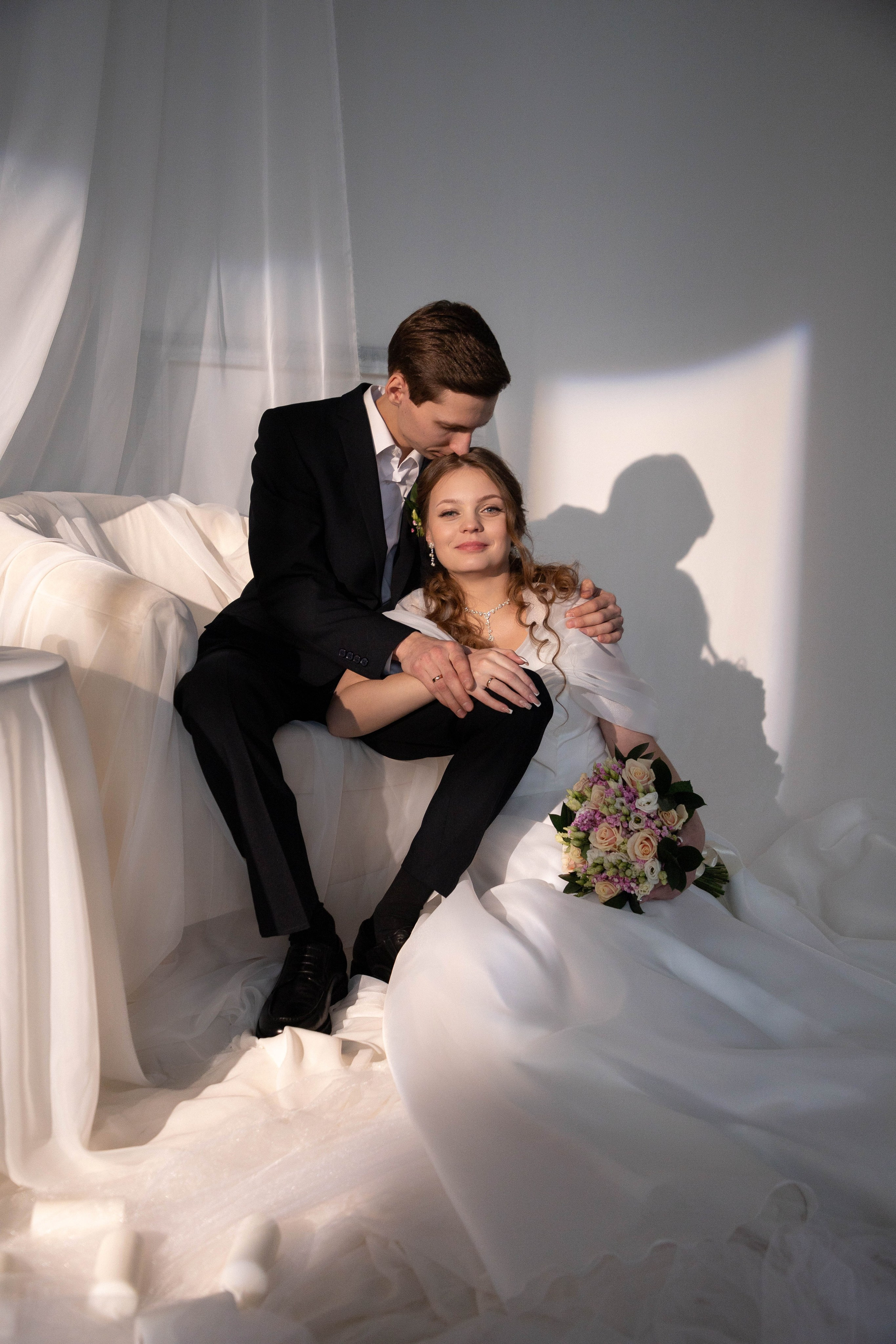 Свадебная фотосессия в студии. Фотограф Анастасия Тихонова
