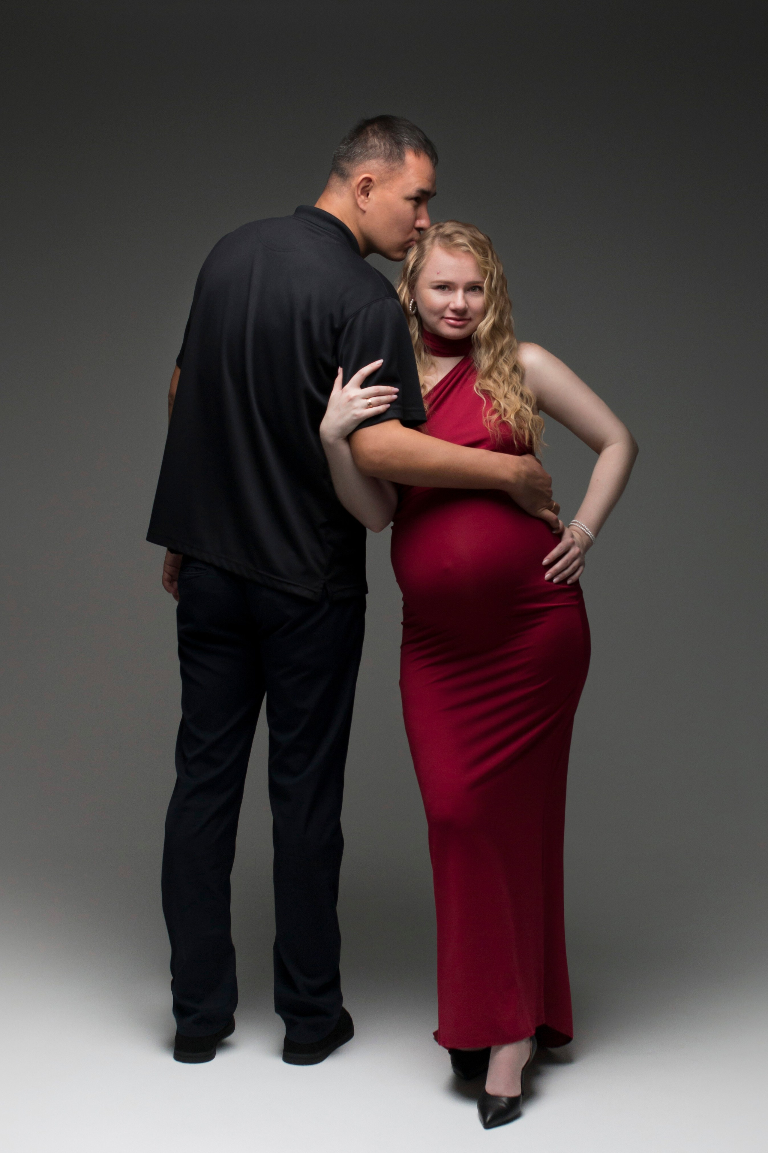 Фотосессии беременности в стиле минимализм в Кемерово. Елена Данилова фотограф беременности в Кемерово