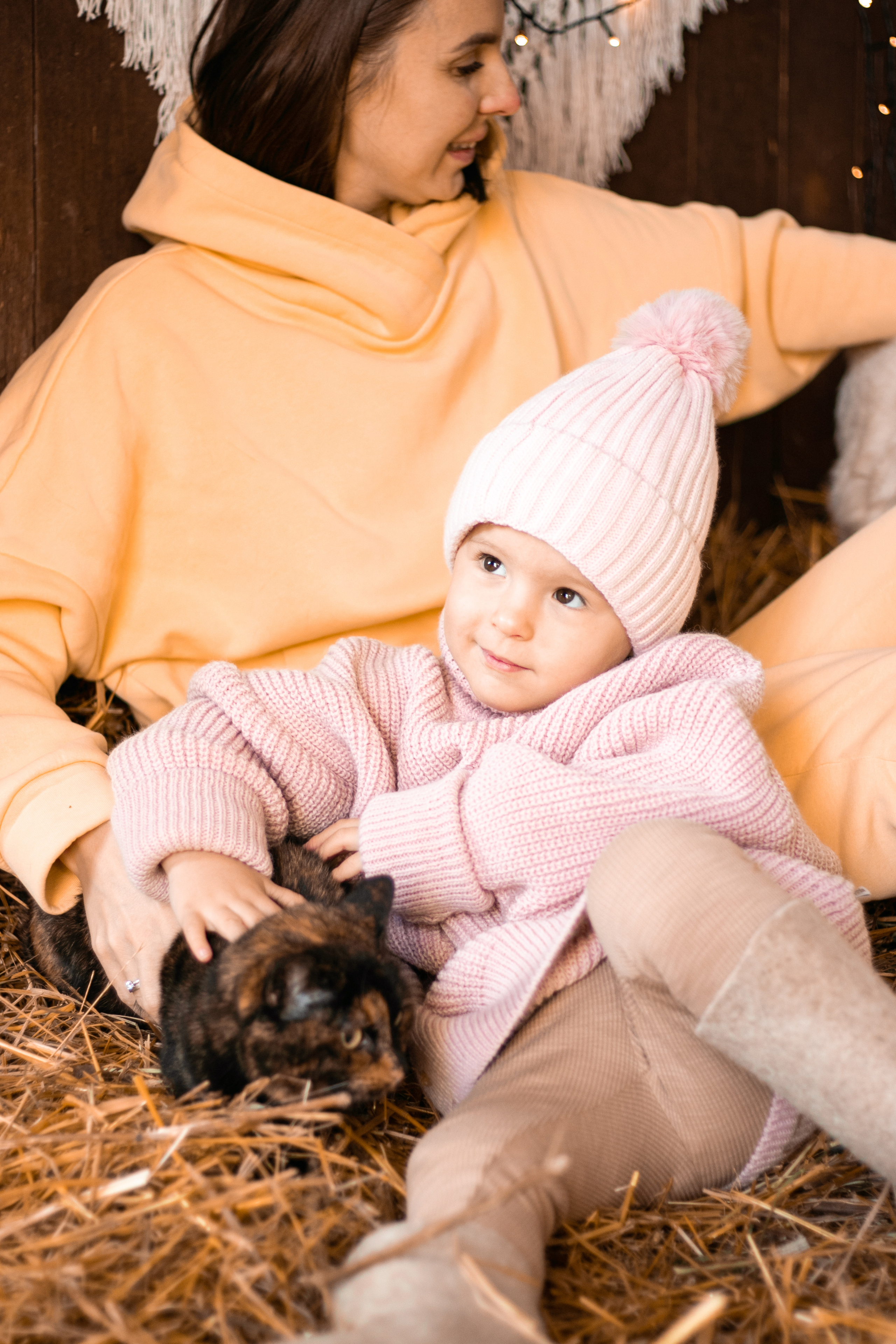 Семейные портреты с козлятами. Фотосессии с лошадьми в Москве, Новосибирске