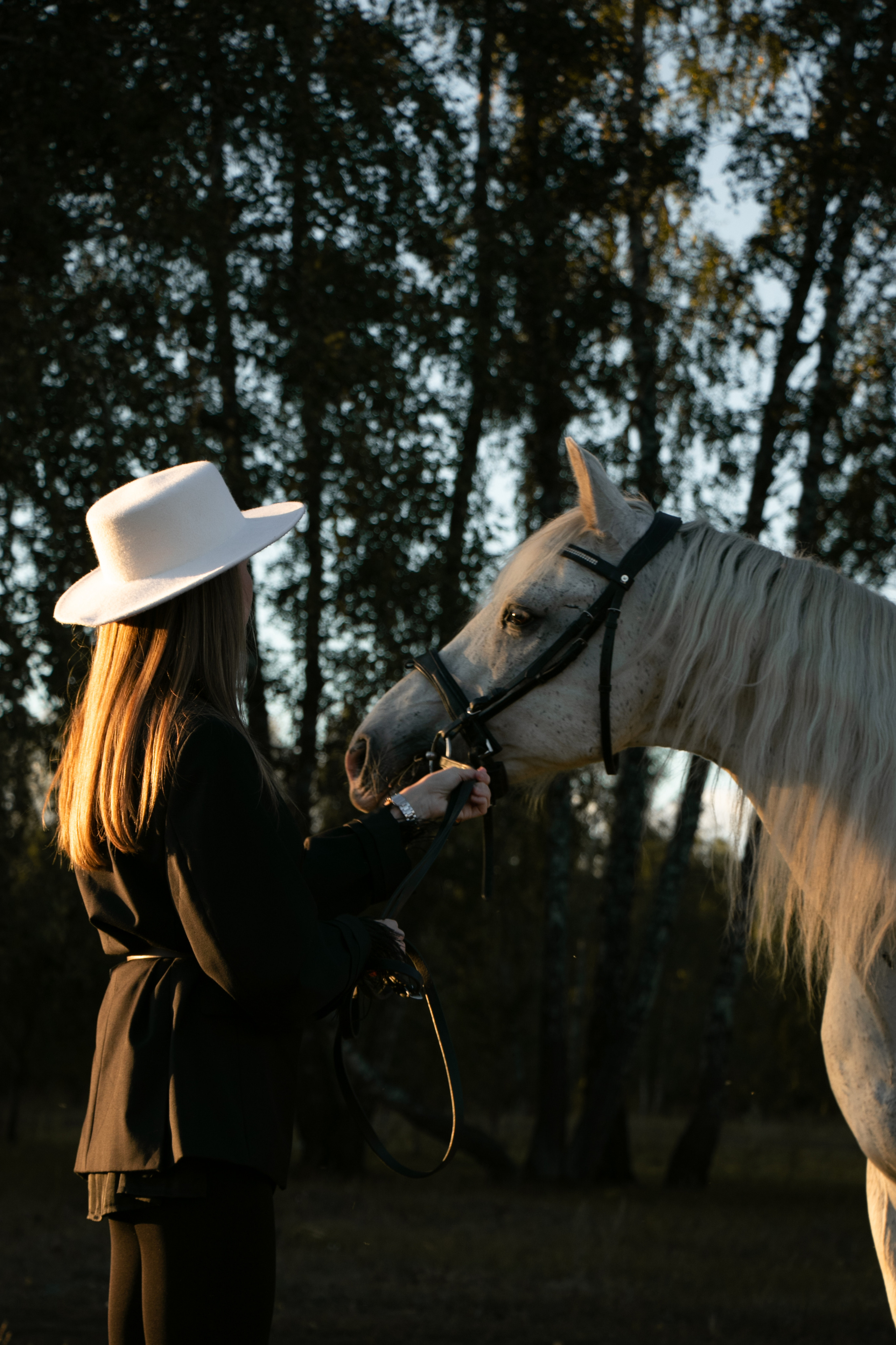 Алина Калинина и Пепел. Фотосессии с лошадьми в Москве, Новосибирске