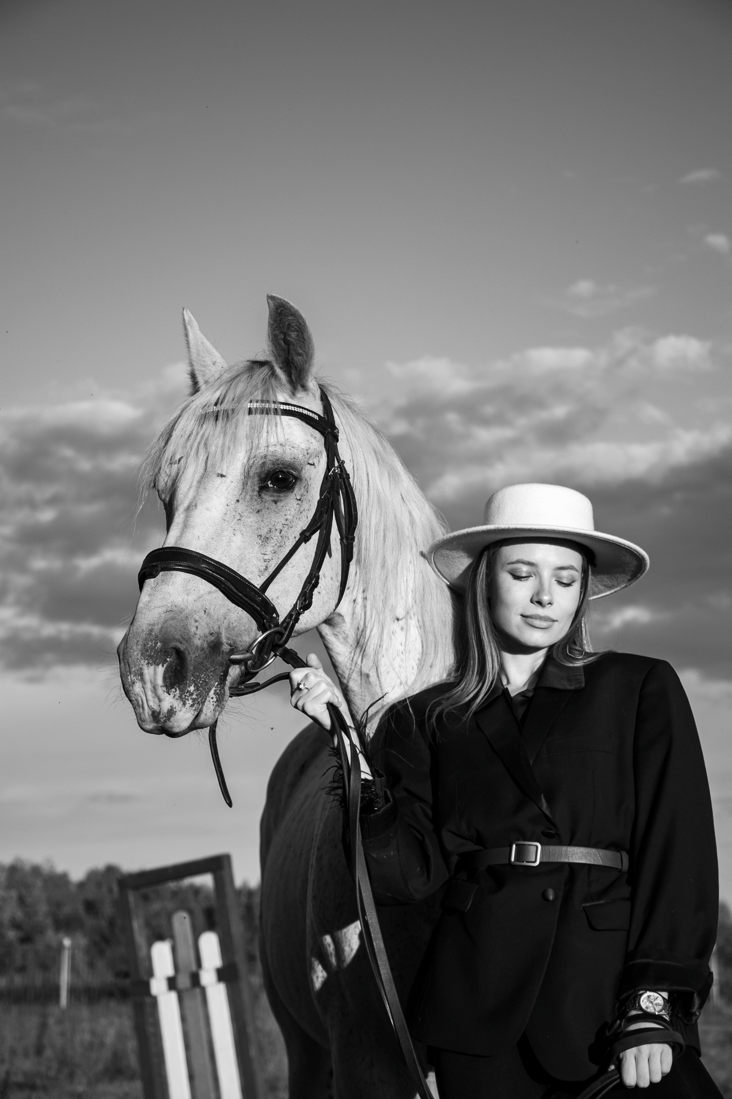 Алина Калинина и Пепел. Фотосессии с лошадьми в Москве, Новосибирске