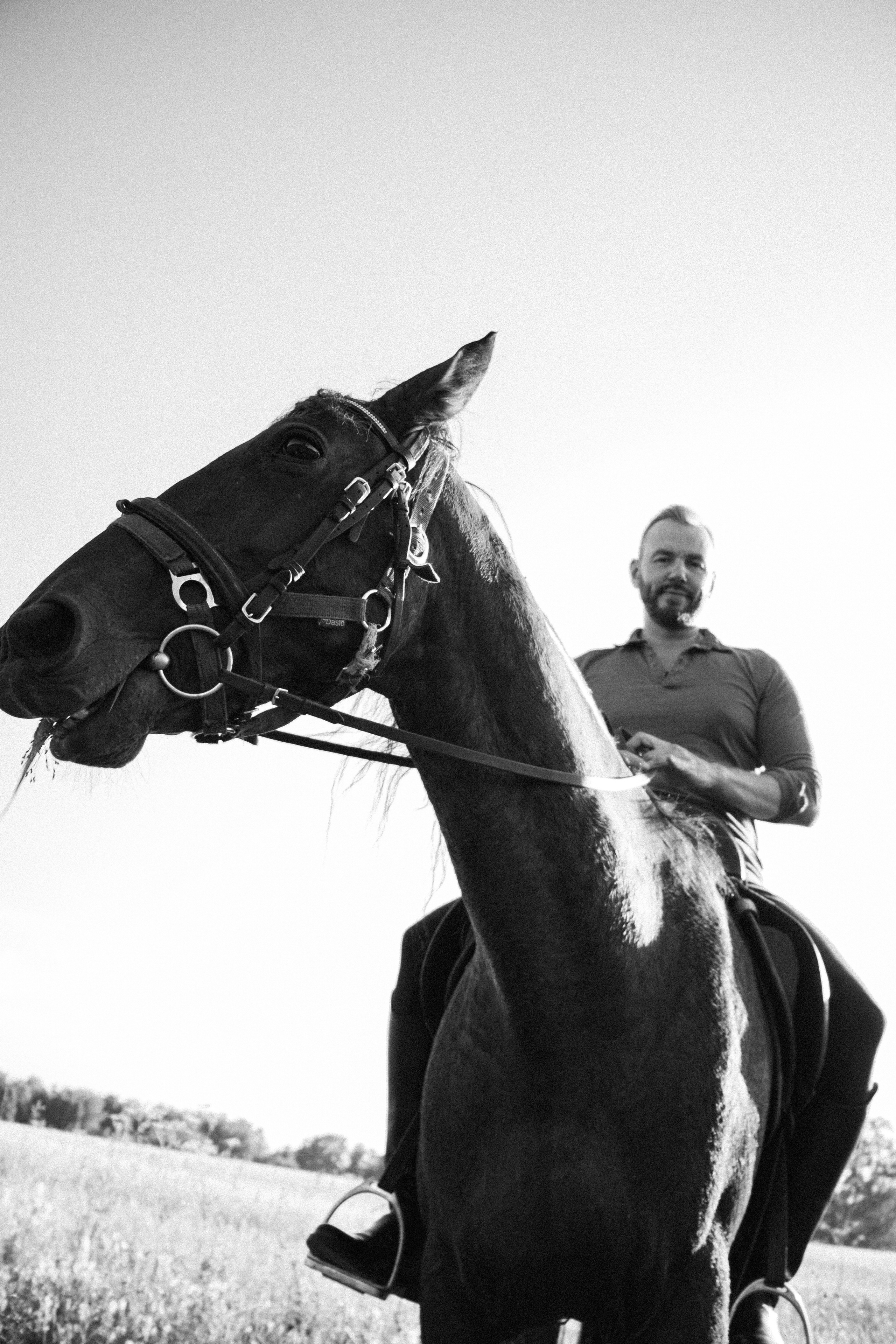 Александр Борматов и Пегас. Фотосессии с лошадьми в Москве, Новосибирске