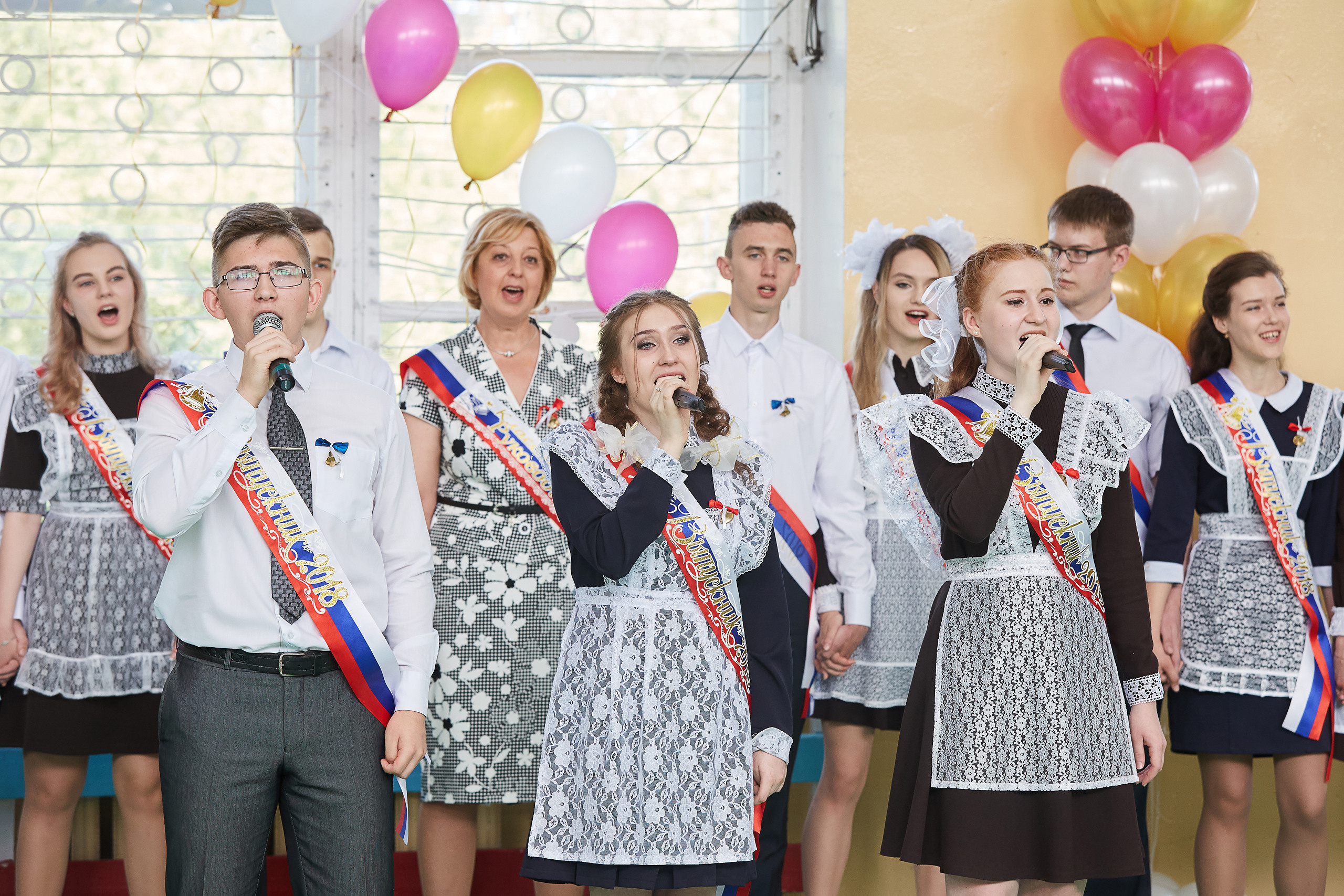 Фото на Последний звонок 9, 11 класс. Школьный фотограф в Заволжье. Фотограф в Заволжье Алексей Шабалин