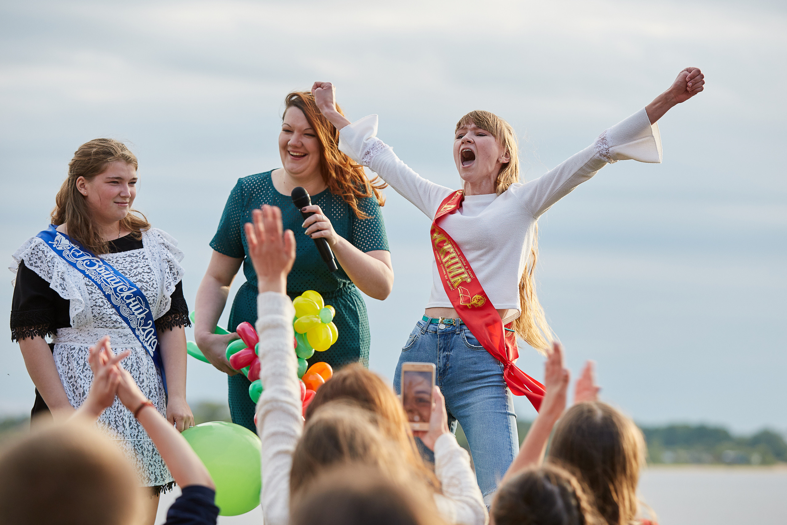 Фото на Последний звонок 9, 11 класс. Школьный фотограф в Заволжье. Фотограф в Заволжье Алексей Шабалин