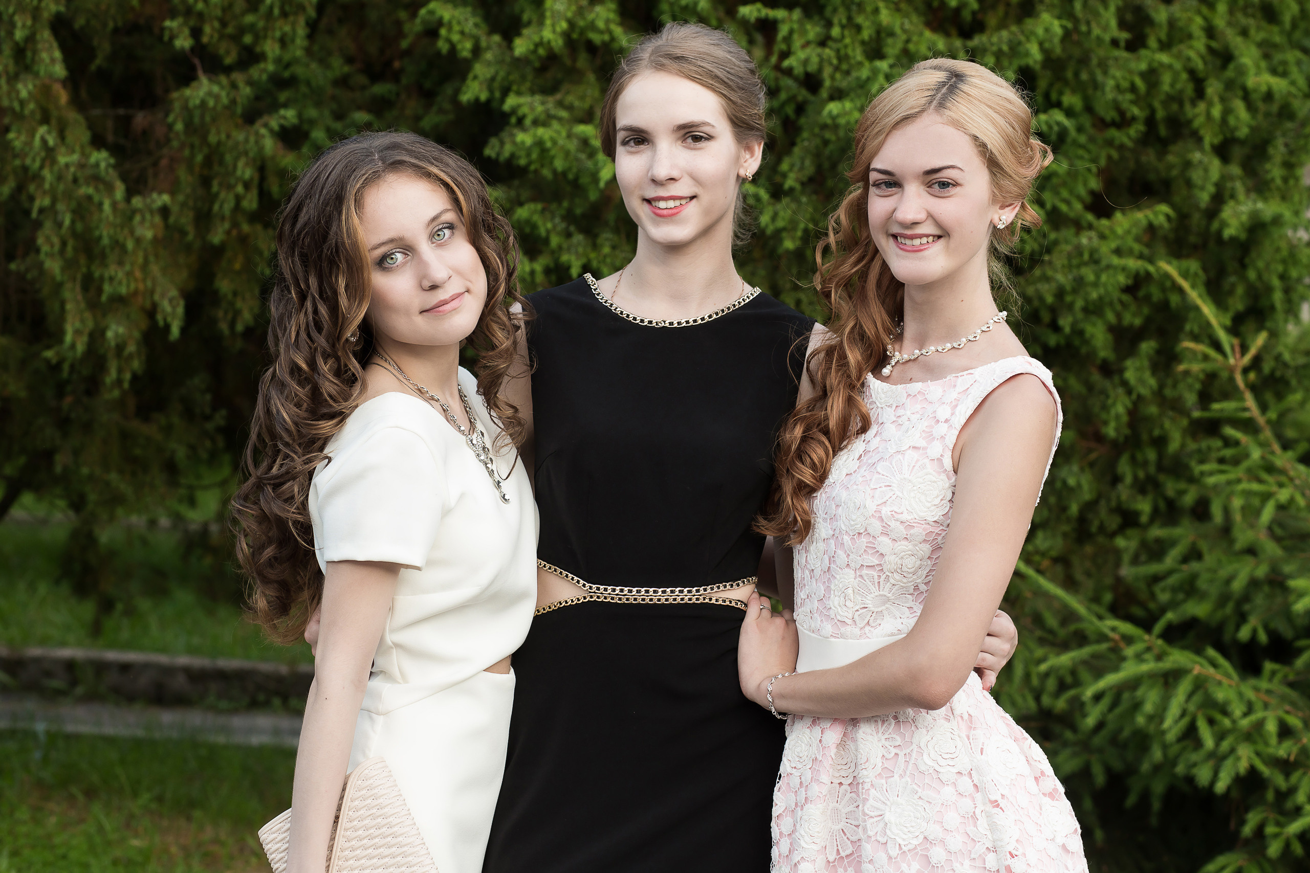 Фото на выпускной 9, 11 класс в Заволжье, Городце. Школьный фотограф. Фотограф в Заволжье Алексей Шабалин