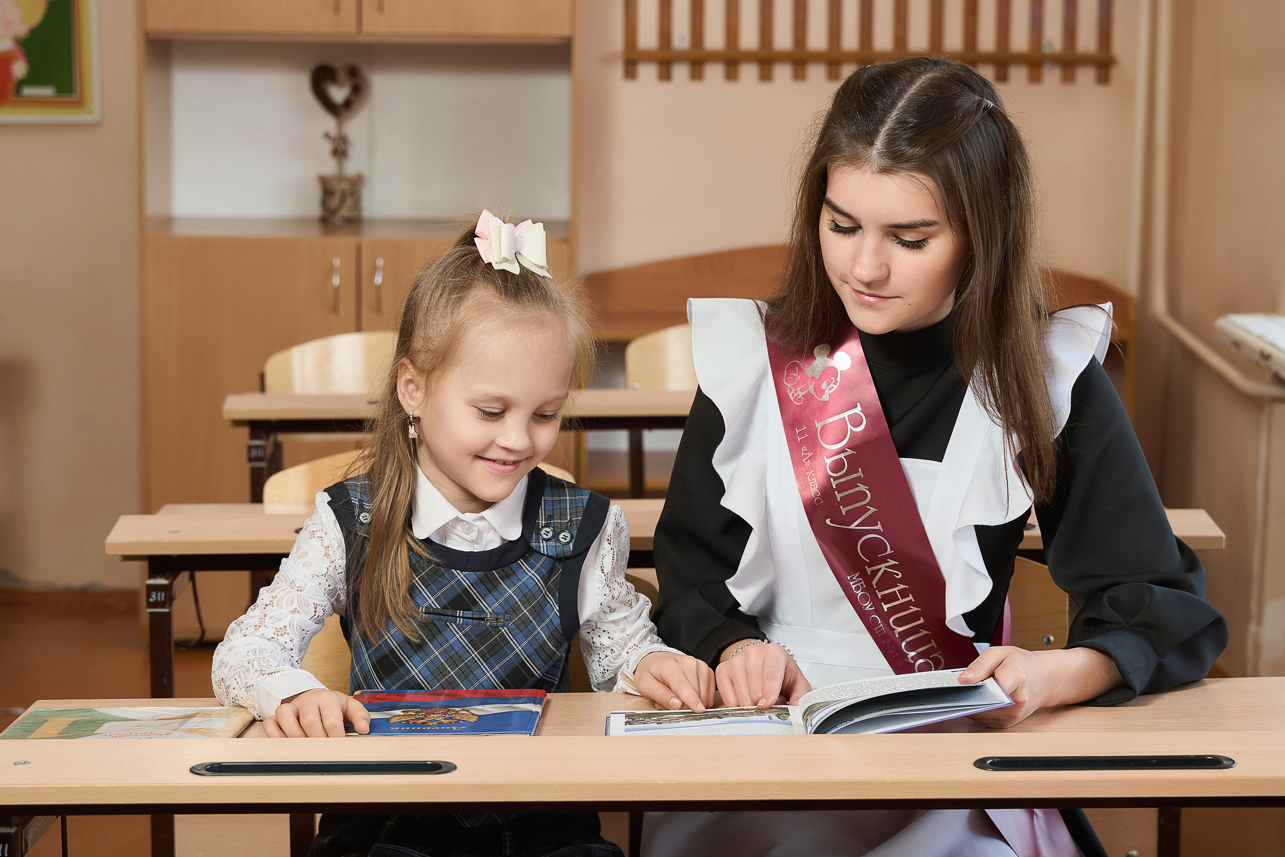 Фото на Последний звонок 9, 11 класс. Школьный фотограф в Заволжье. Фотограф в Заволжье Алексей Шабалин
